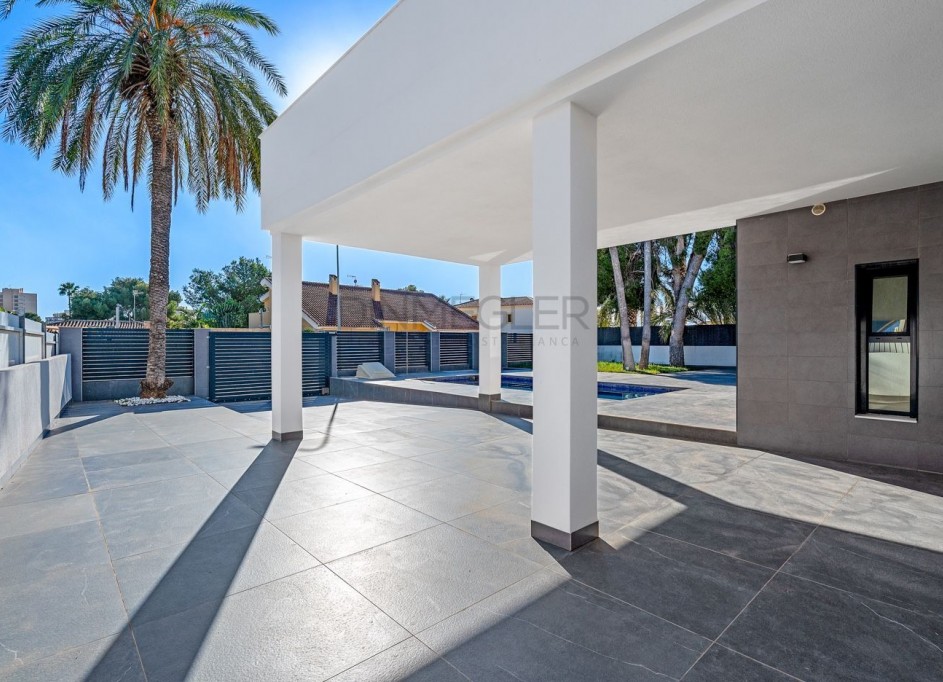 Sale - Detached Villa -
Orihuela Costa - Campoamor