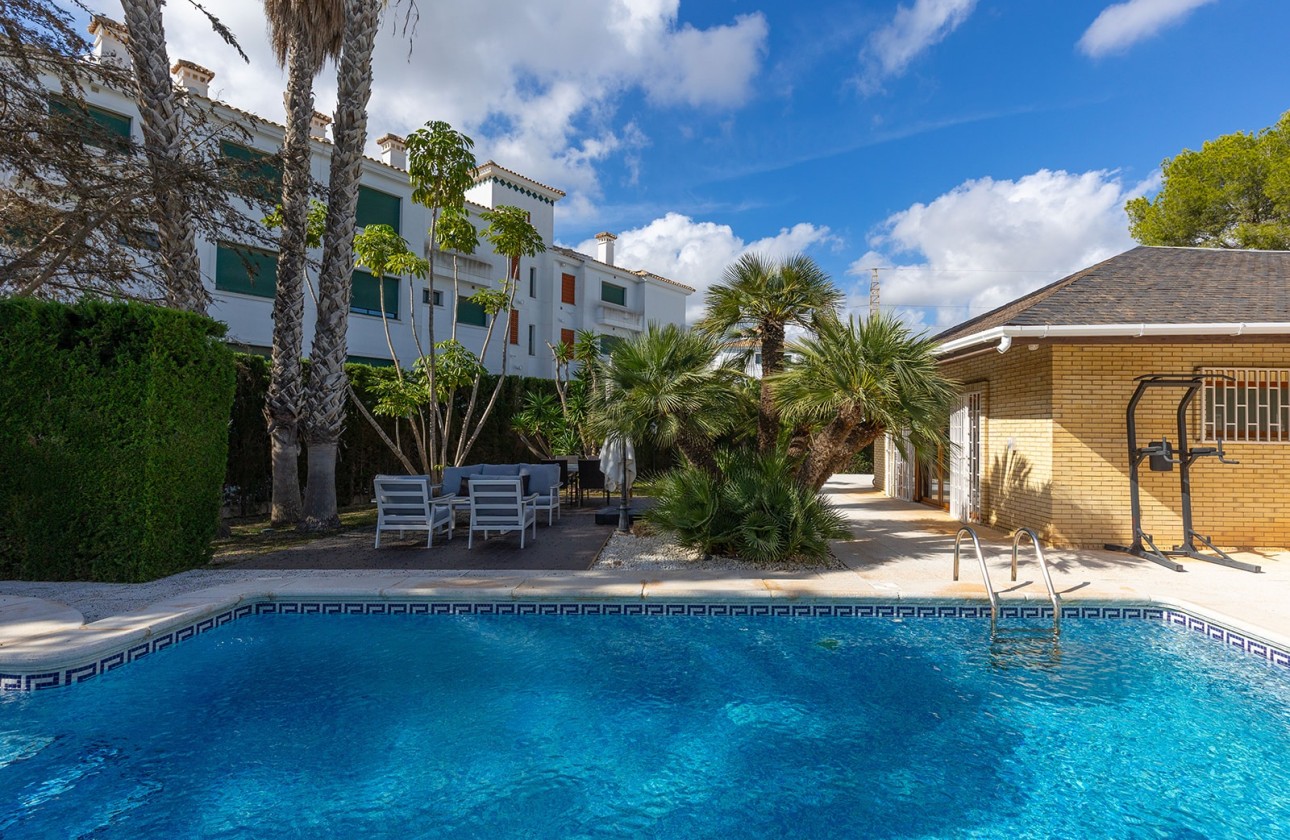 Sale - Detached Villa -
Orihuela Costa - Costa Blanca