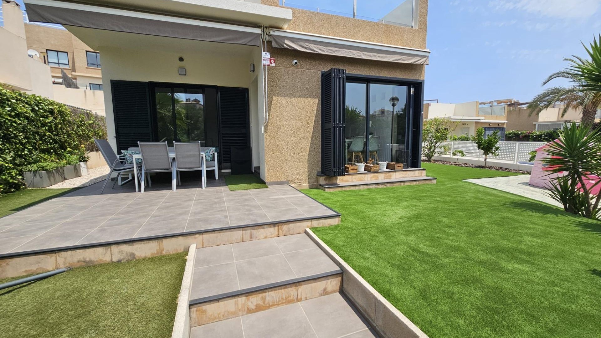 Sale - Detached Villa -
Orihuela Costa - La Regia