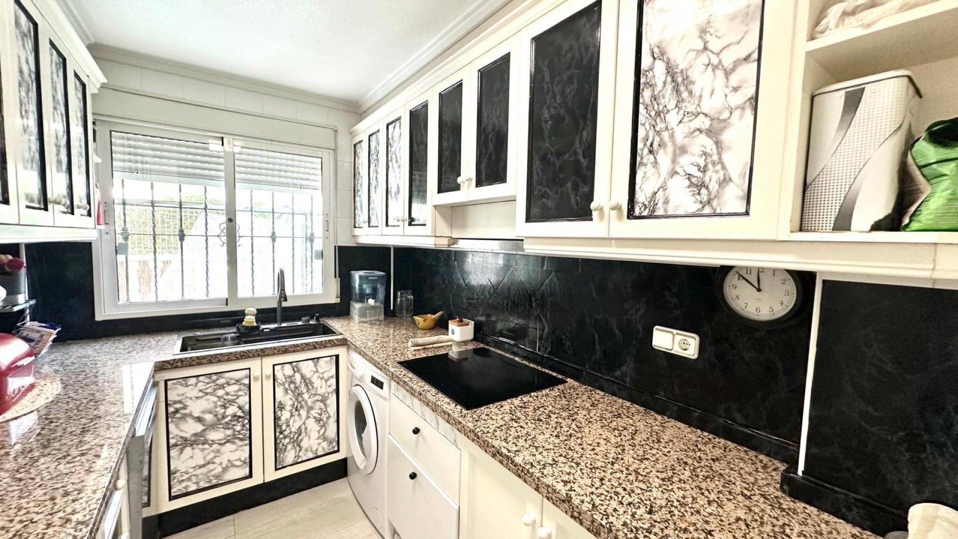 Sale - Detached Villa -
Orihuela Costa - La Regia