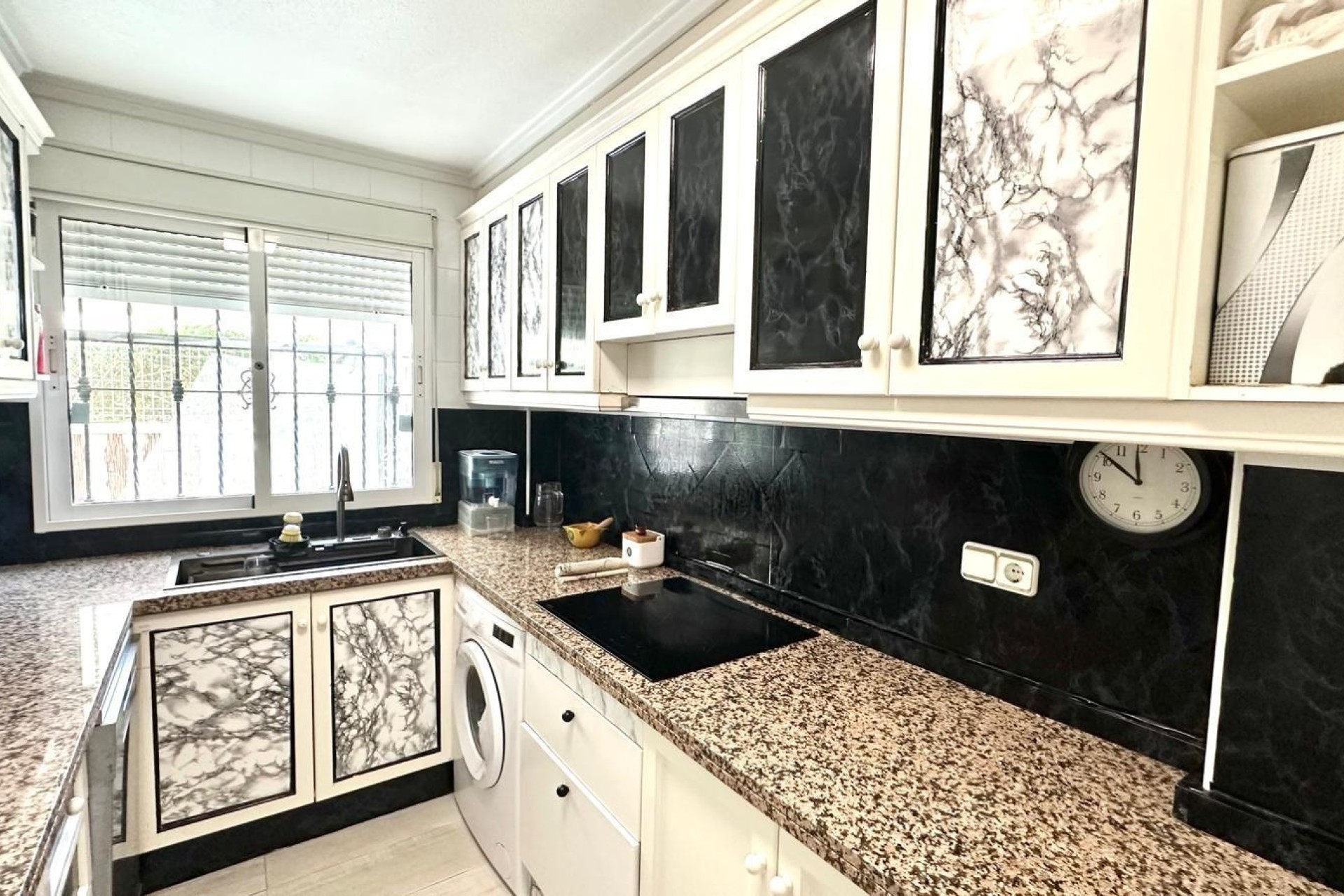 Sale - Detached Villa -
Orihuela Costa - La Regia