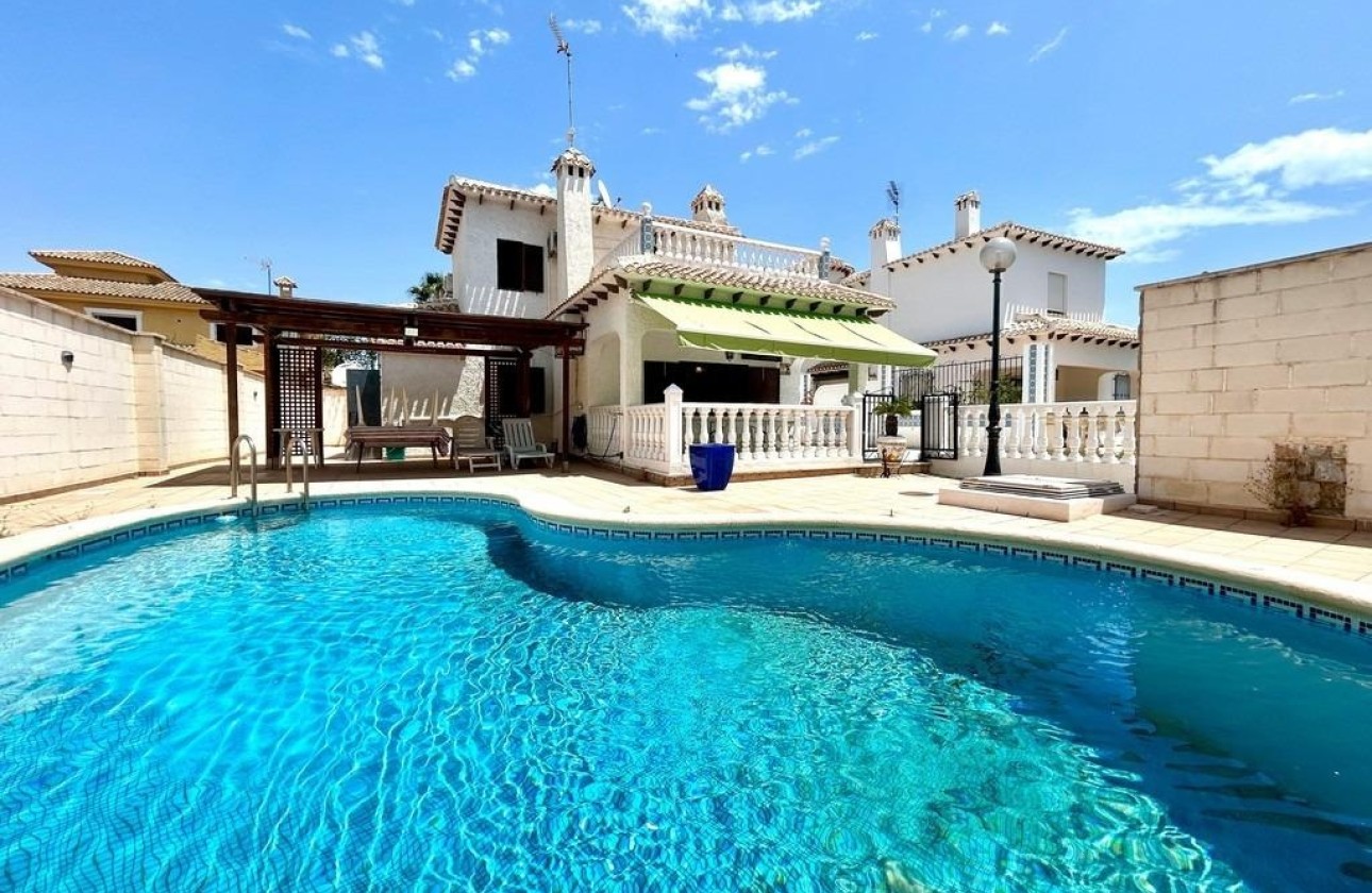 Sale - Detached Villa -
Orihuela Costa - La Zenia