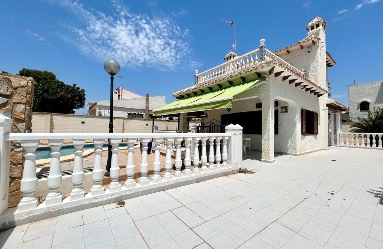 Sale - Detached Villa -
Orihuela Costa - La Zenia
