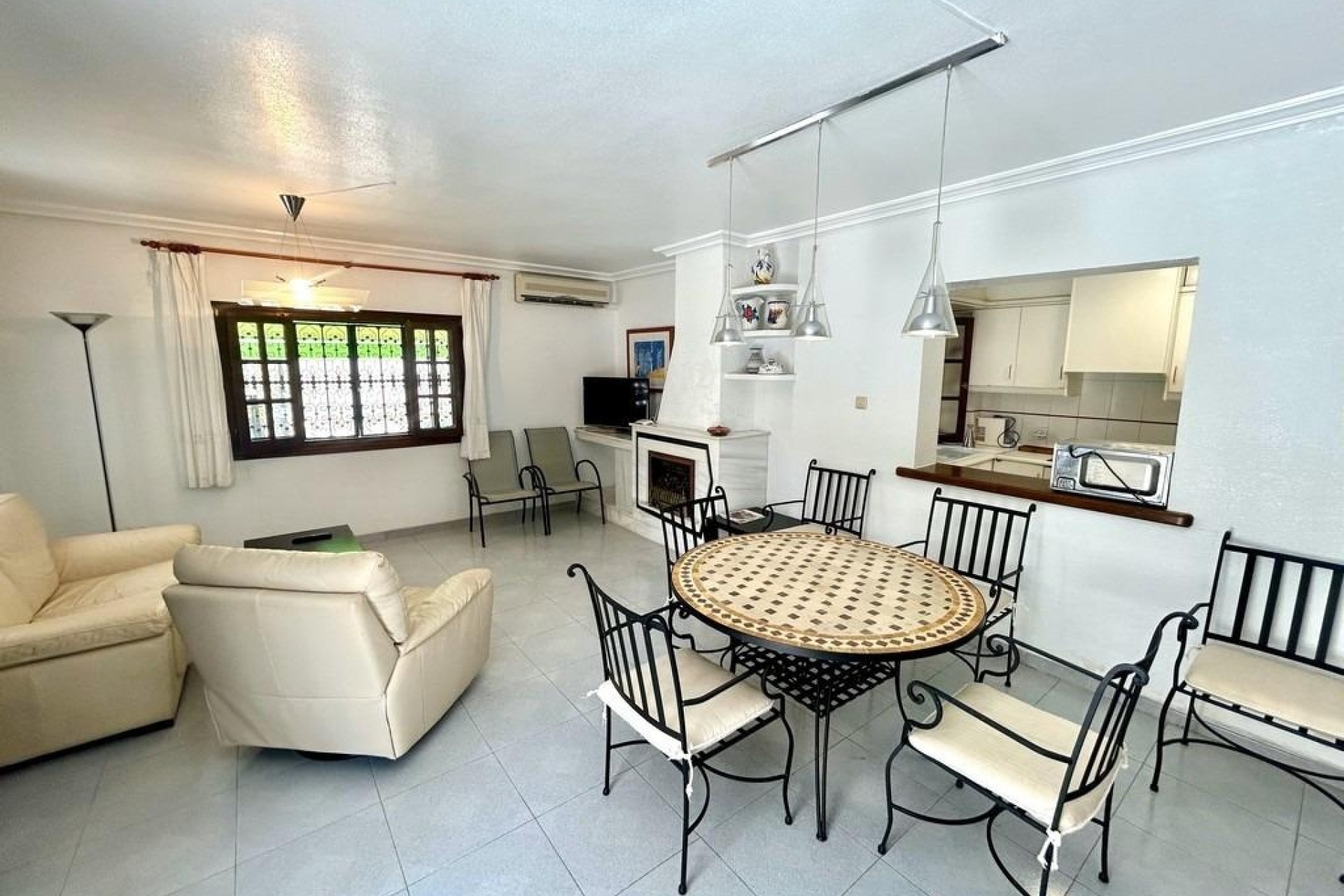 Sale - Detached Villa -
Orihuela Costa - La Zenia