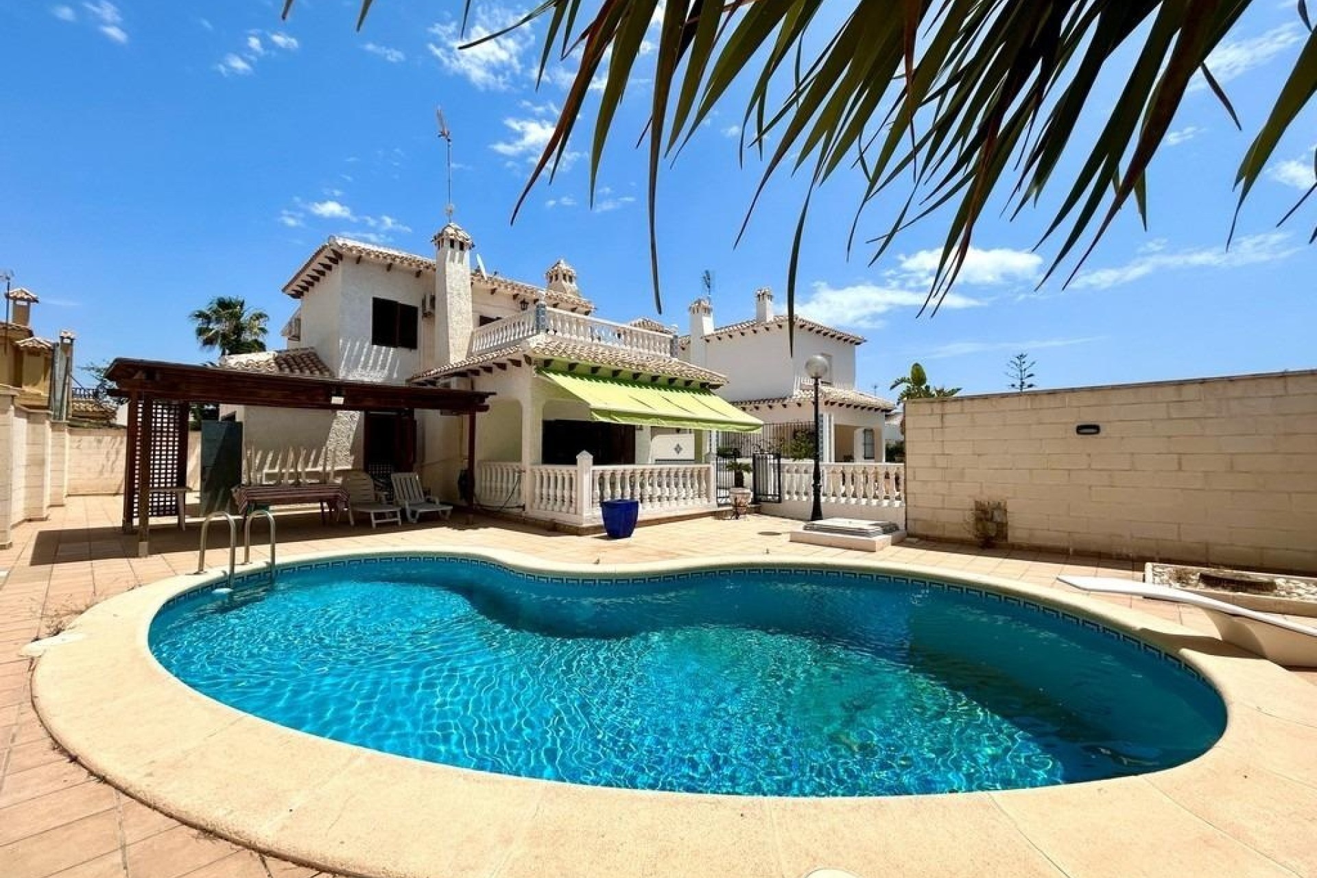 Sale - Detached Villa -
Orihuela Costa - La Zenia