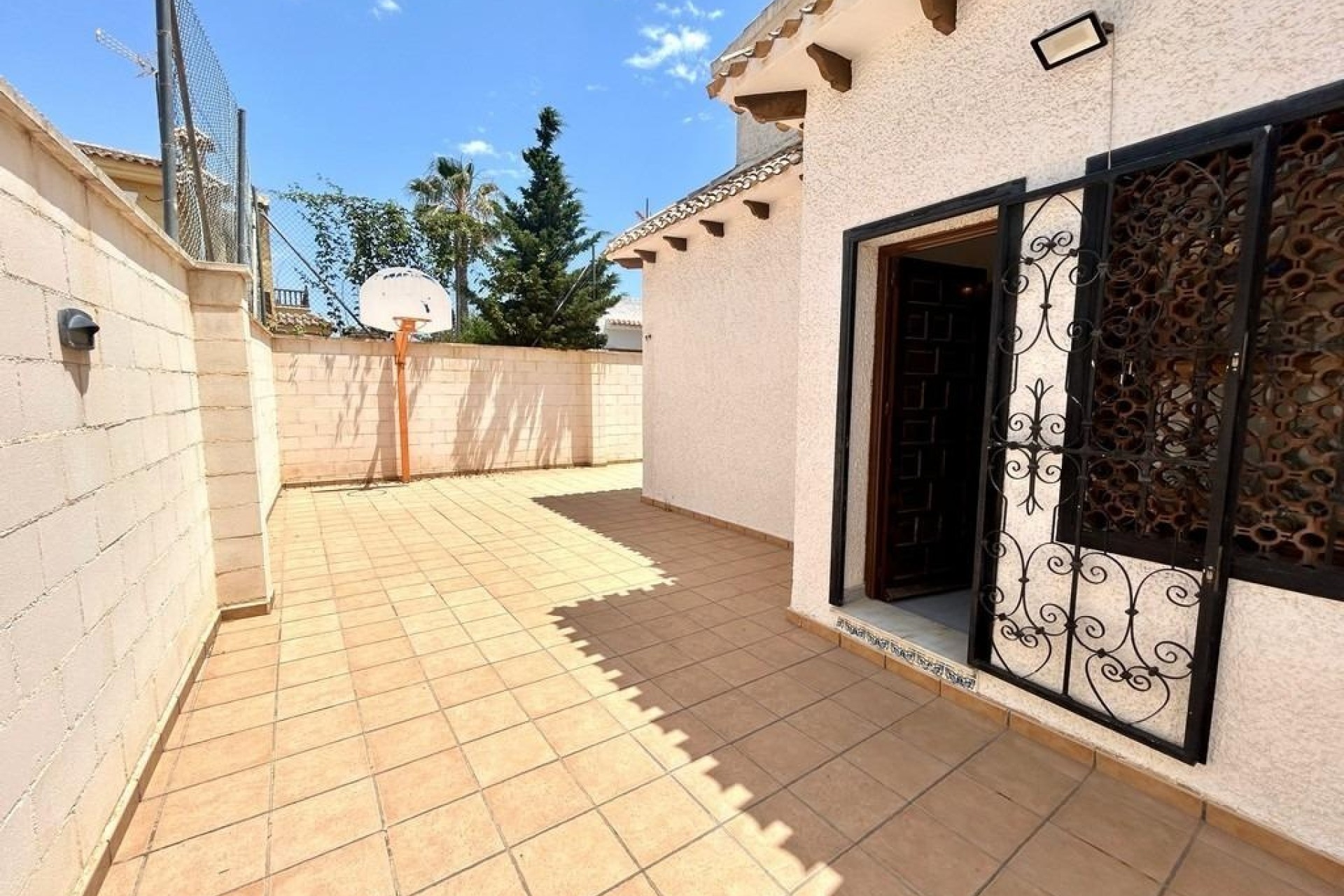 Sale - Detached Villa -
Orihuela Costa - La Zenia
