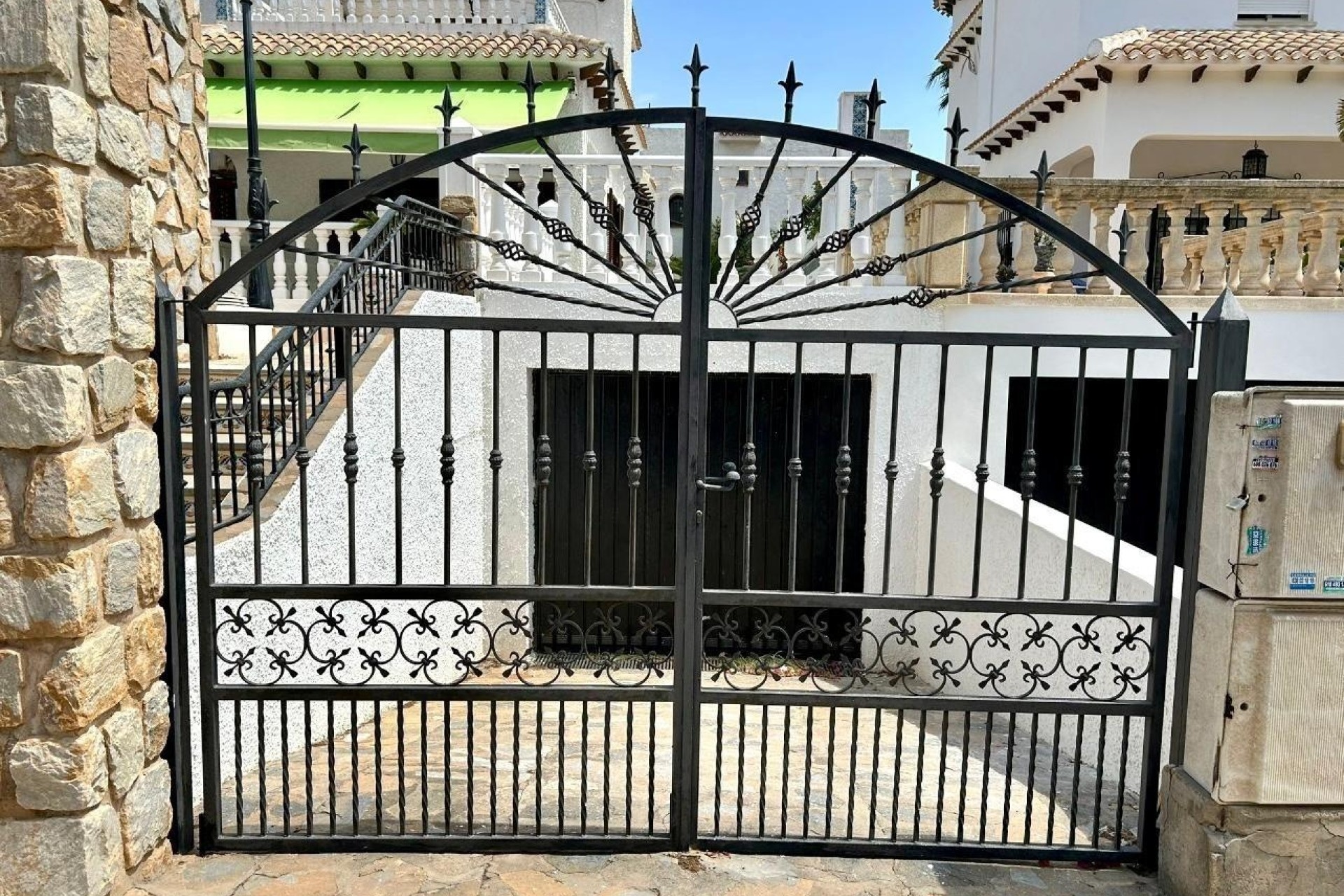 Sale - Detached Villa -
Orihuela Costa - La Zenia