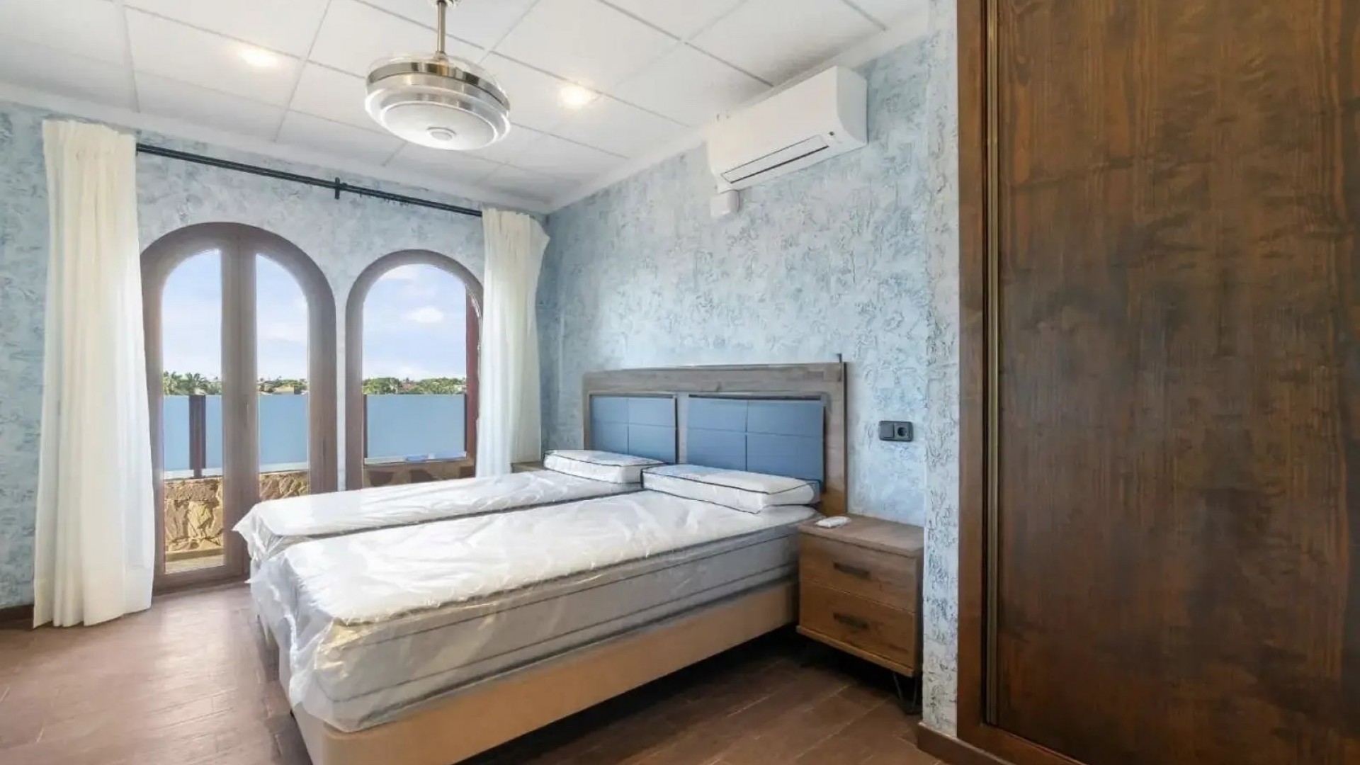 Sale - Detached Villa -
Orihuela Costa - La Zenia