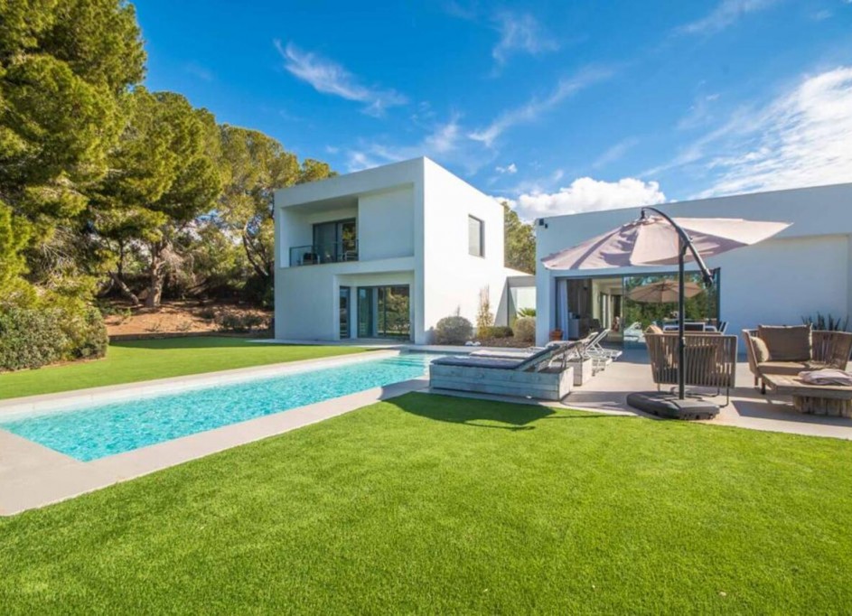 Sale - Detached Villa -
Orihuela Costa - Las Colinas Golf