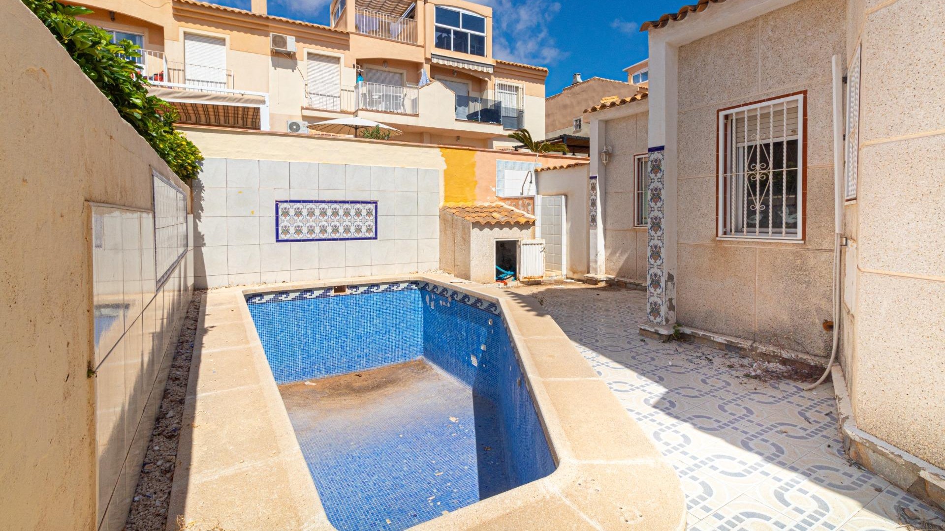 Sale - Detached Villa -
Orihuela Costa - Los Almendros-La Florida