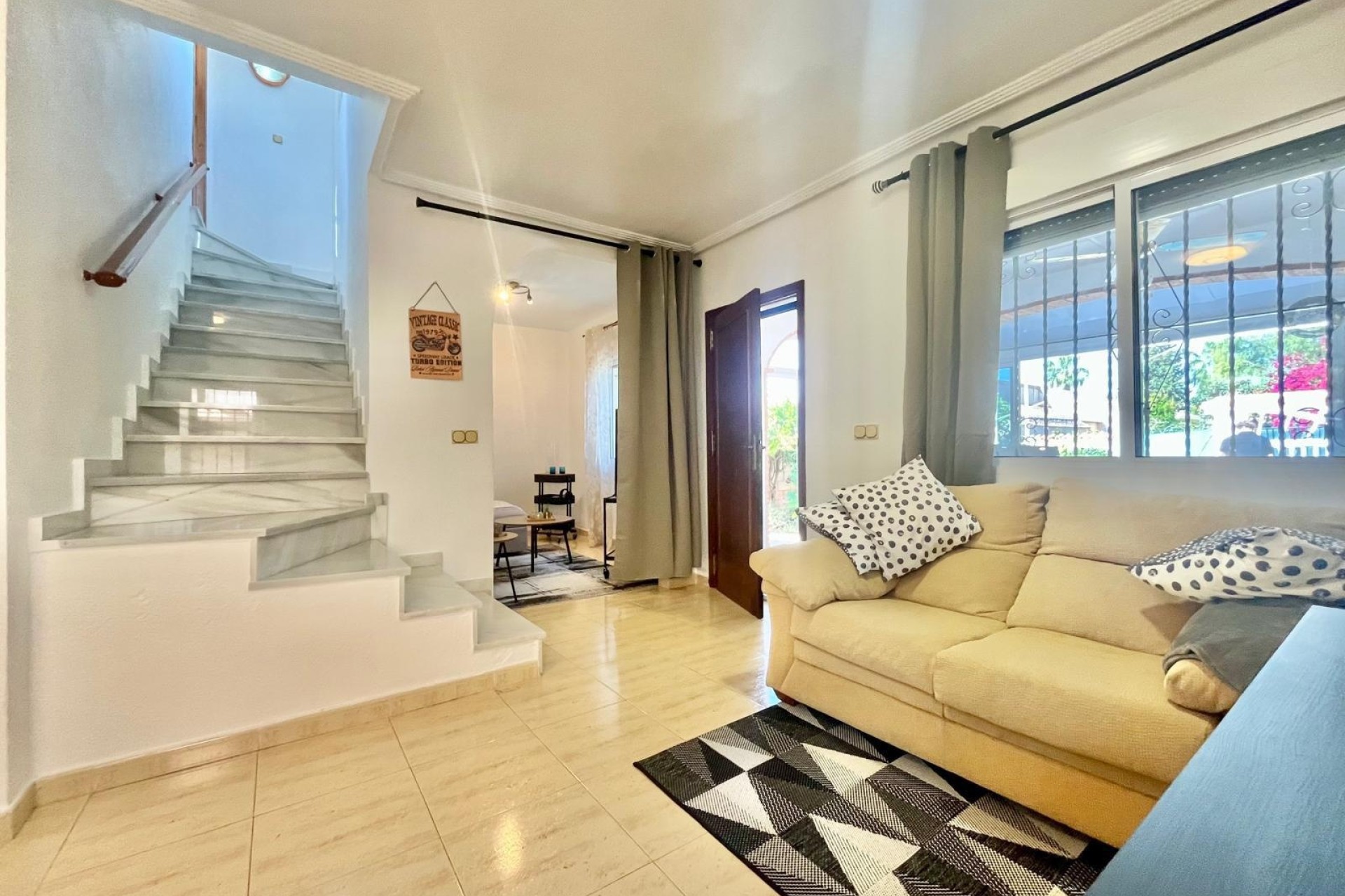 Sale - Detached Villa -
Orihuela Costa - Los Almendros-la Florida