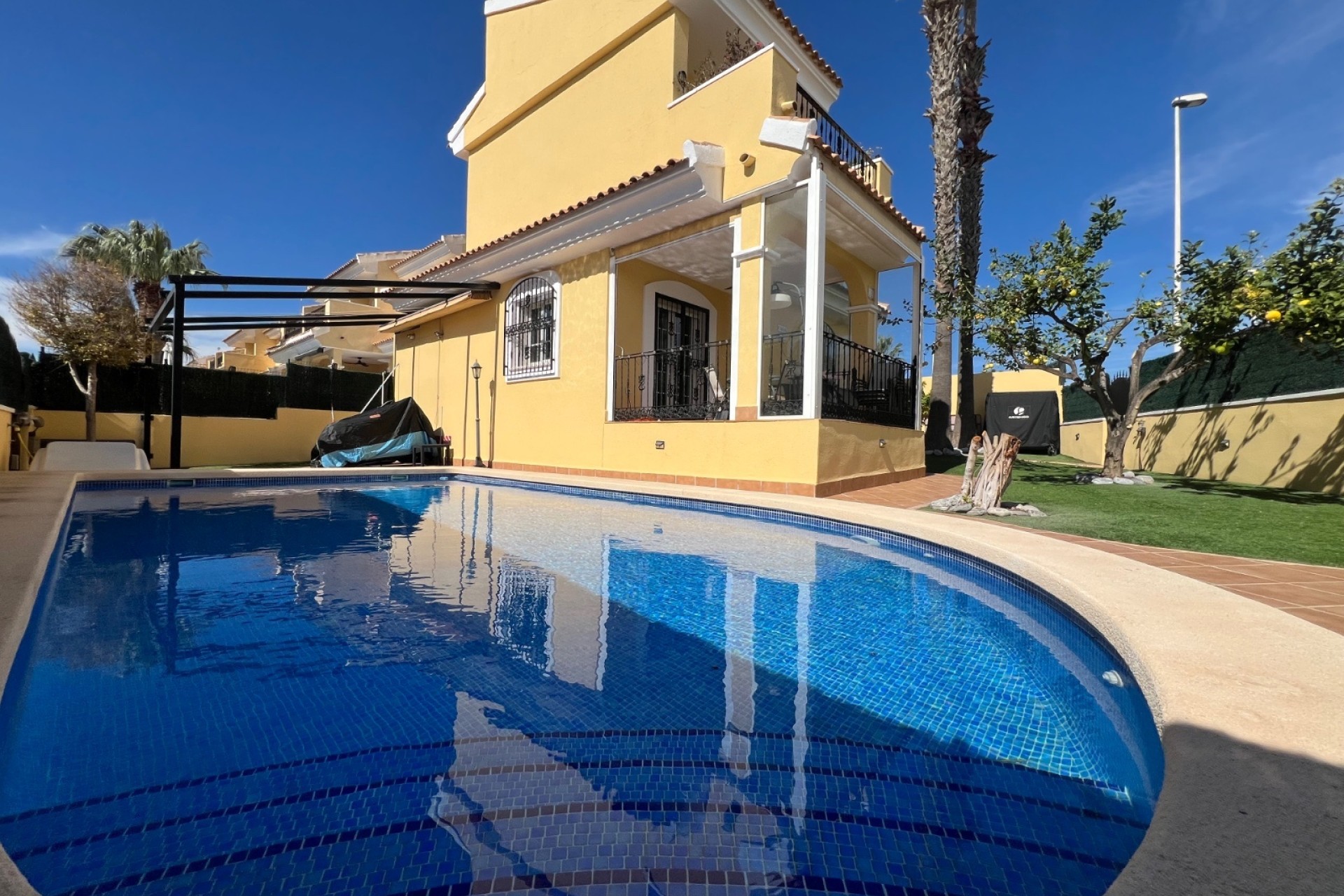 Sale - Detached Villa -
Orihuela Costa - Los Dolses