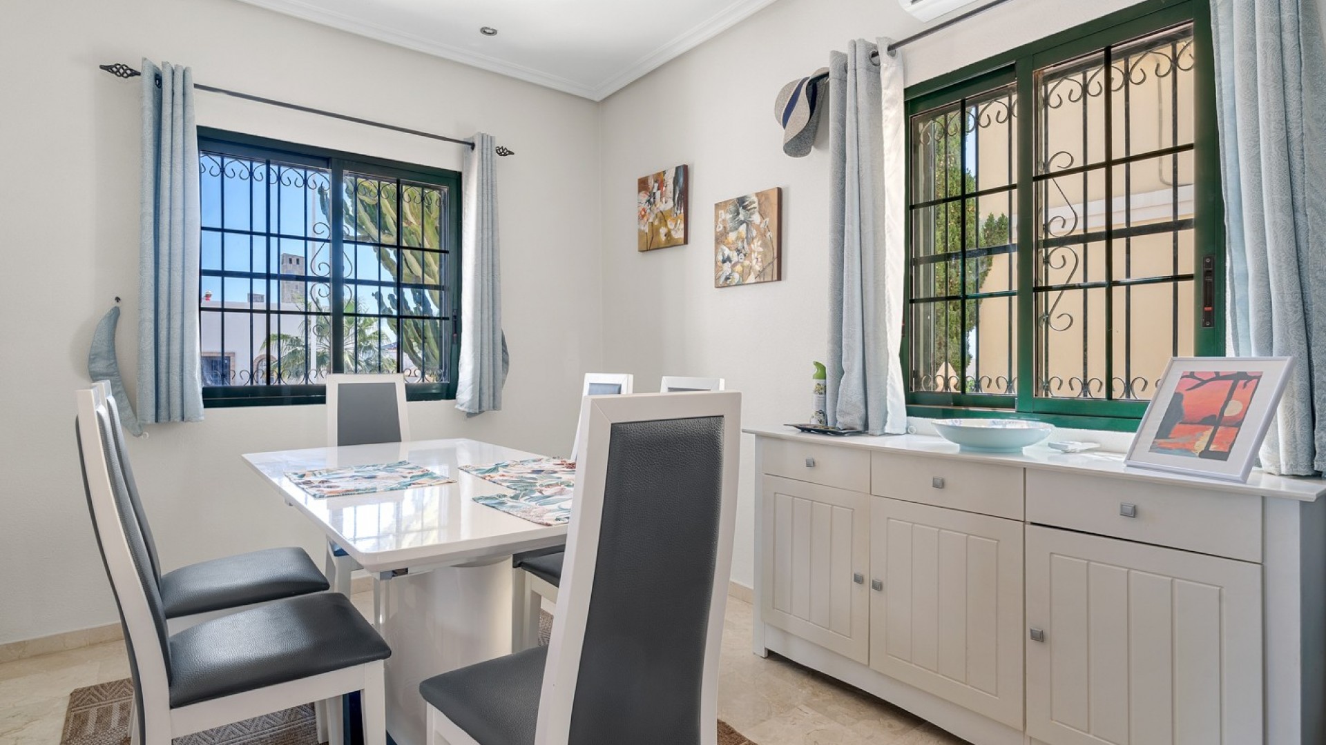 Sale - Detached Villa -
Orihuela Costa - Los Dolses*