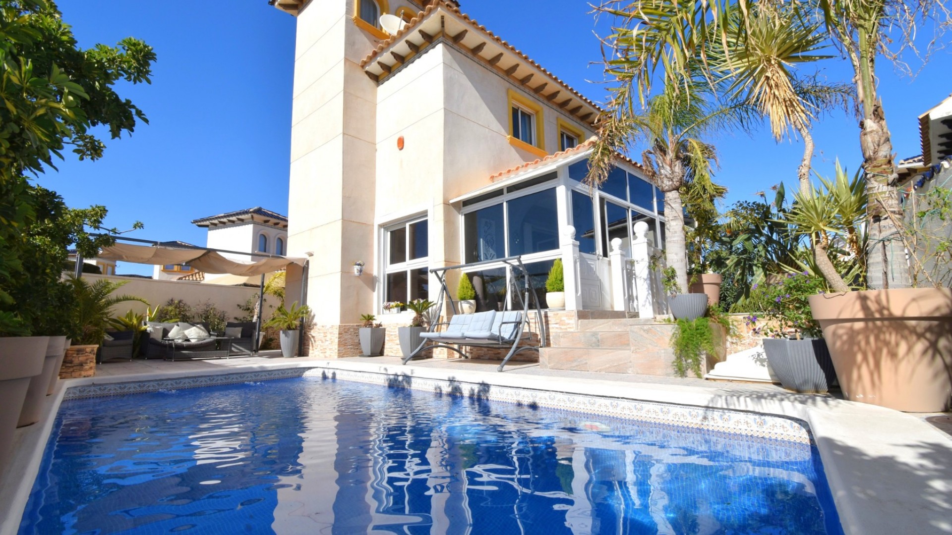 Sale - Detached Villa -
Orihuela Costa - Playa Flamenca