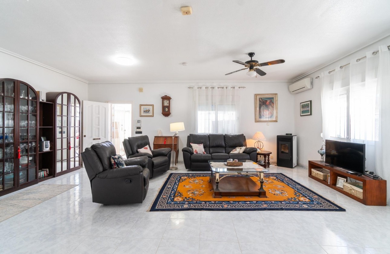Sale - Detached Villa -
Orihuela Costa - Playa Flamenca