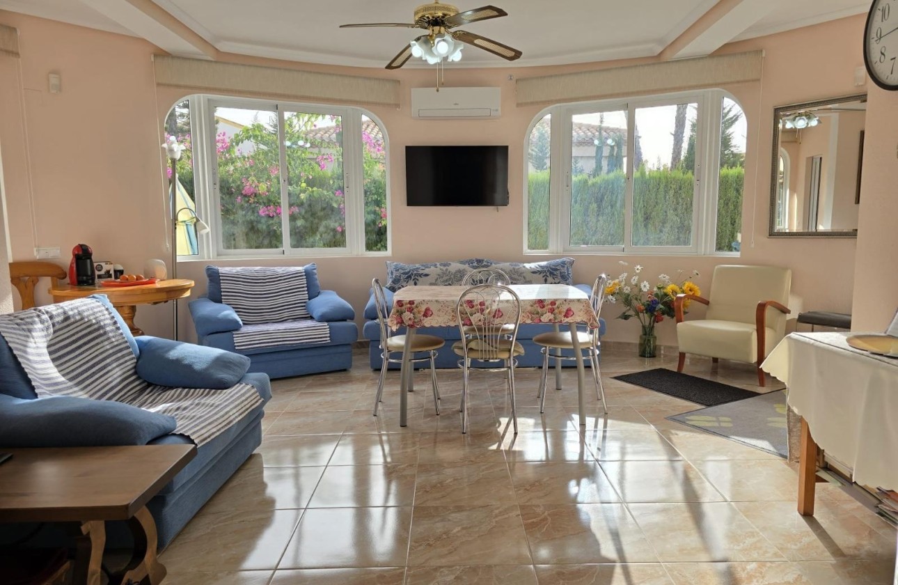 Sale - Detached Villa -
Orihuela Costa - Playa Flamenca