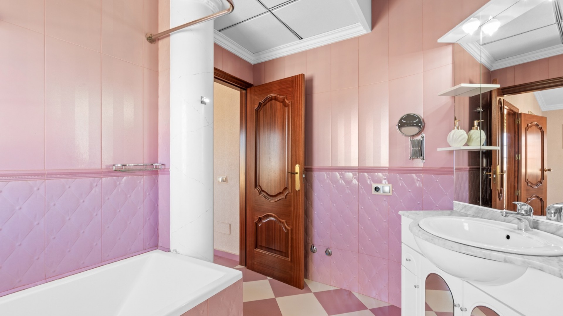 Sale - Detached Villa -
Orihuela Costa - Playa Flamenca