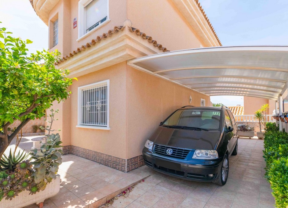 Sale - Detached Villa -
Orihuela Costa - Punta Prima