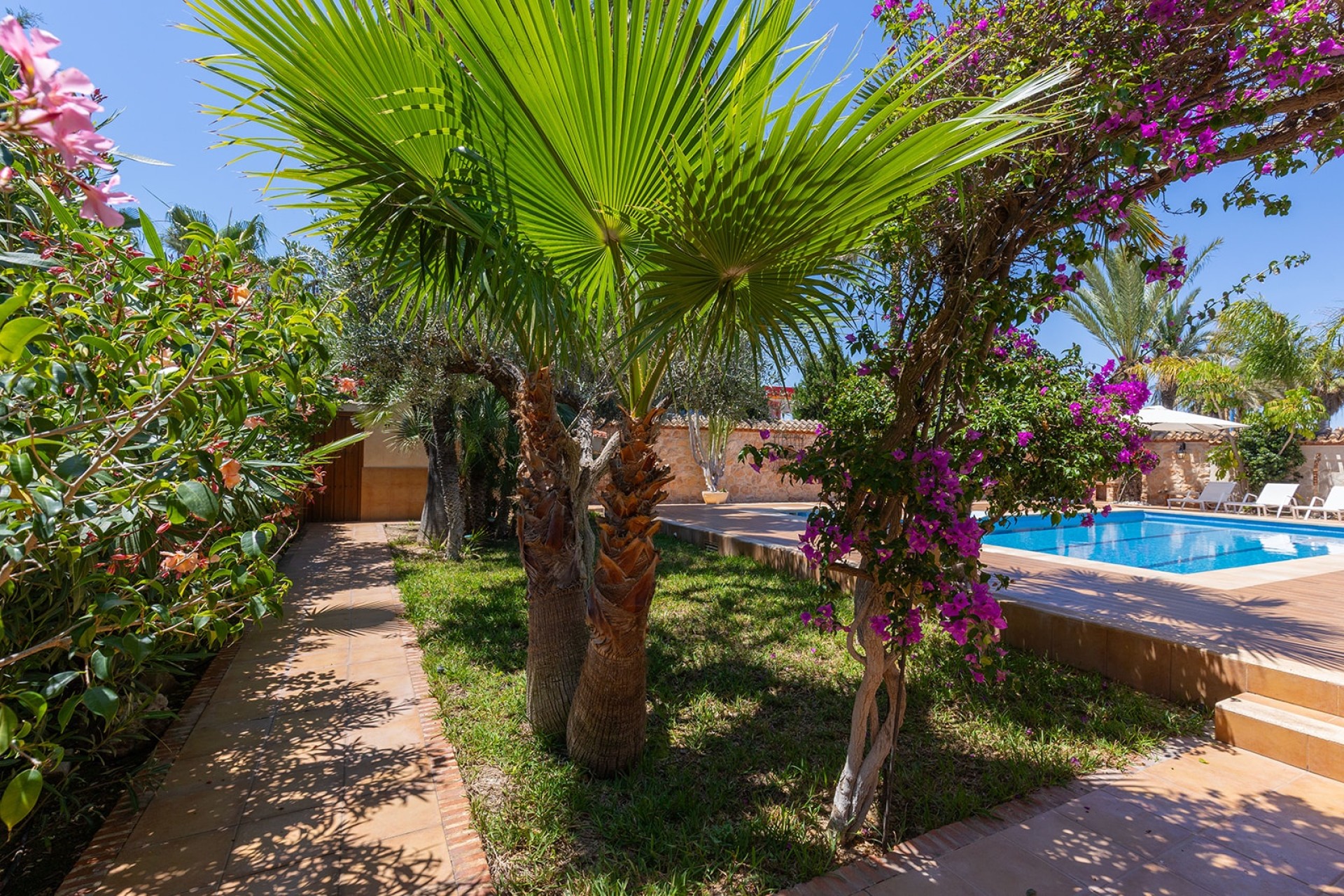 Sale - Detached Villa -
Orihuela Costa - Punta Prima