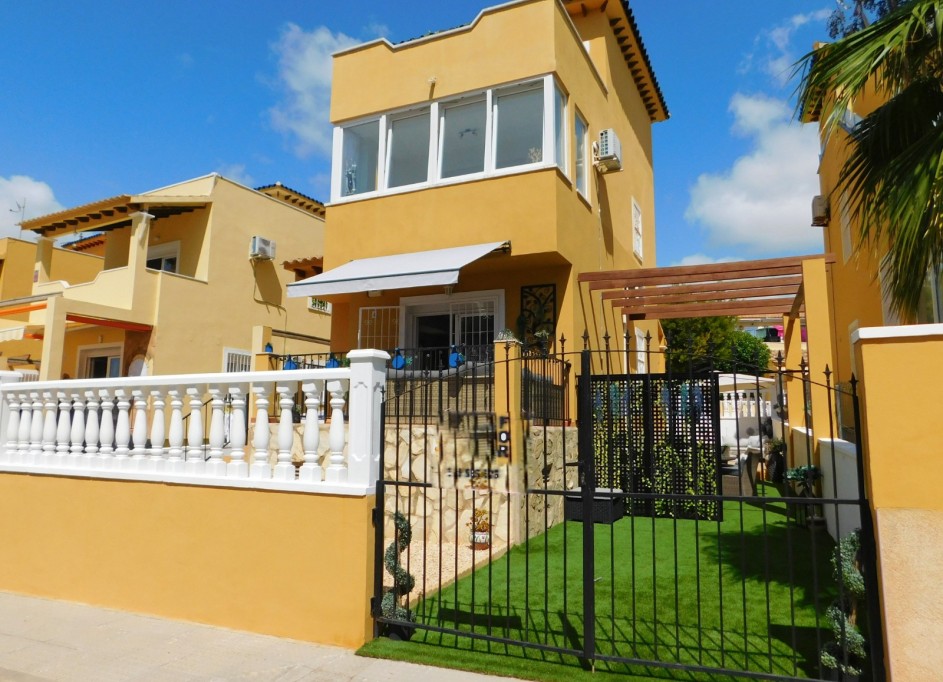 Sale - Detached Villa -
Orihuela Costa - Villamartín