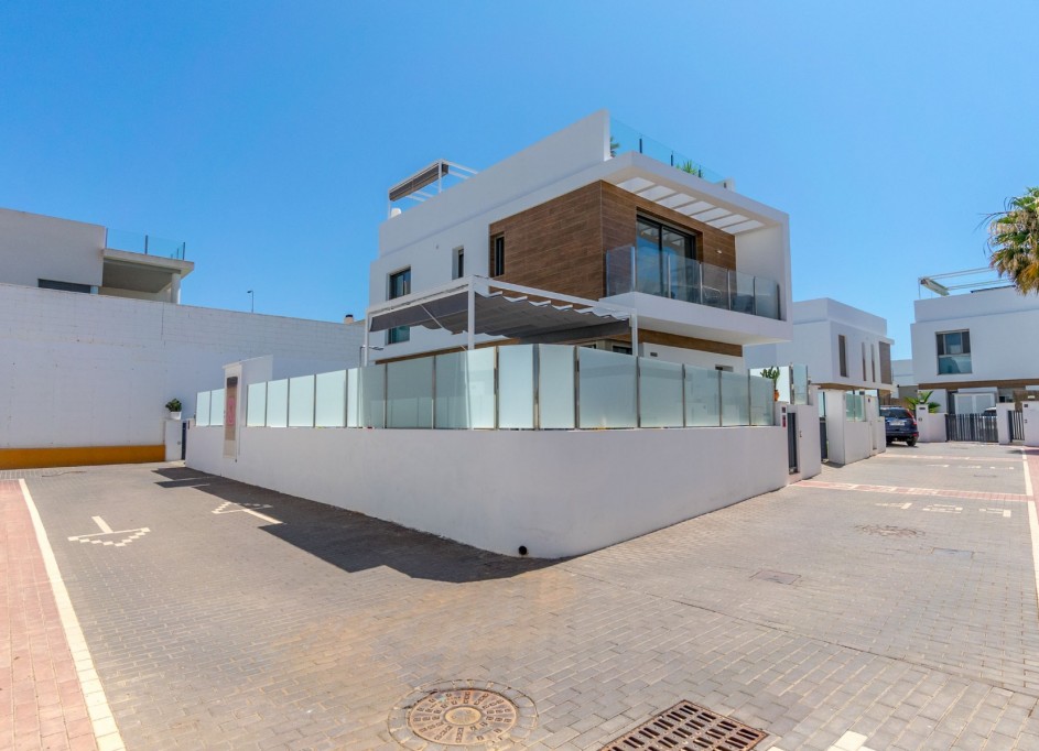 Sale - Detached Villa -
Orihuela Costa - Villamartín