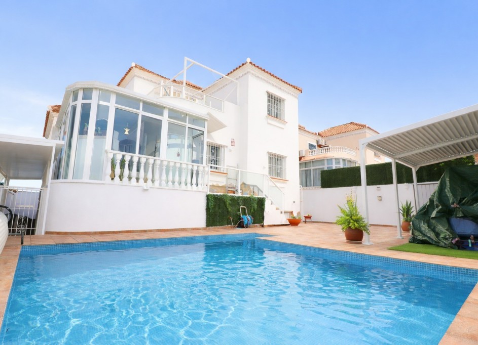 Sale - Detached Villa -
Orihuela Costa - Villamartin