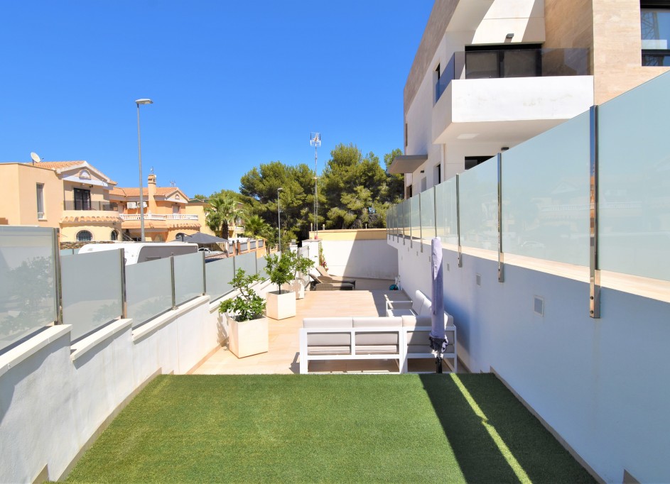 Sale - Detached Villa -
Orihuela Costa - Villamartin