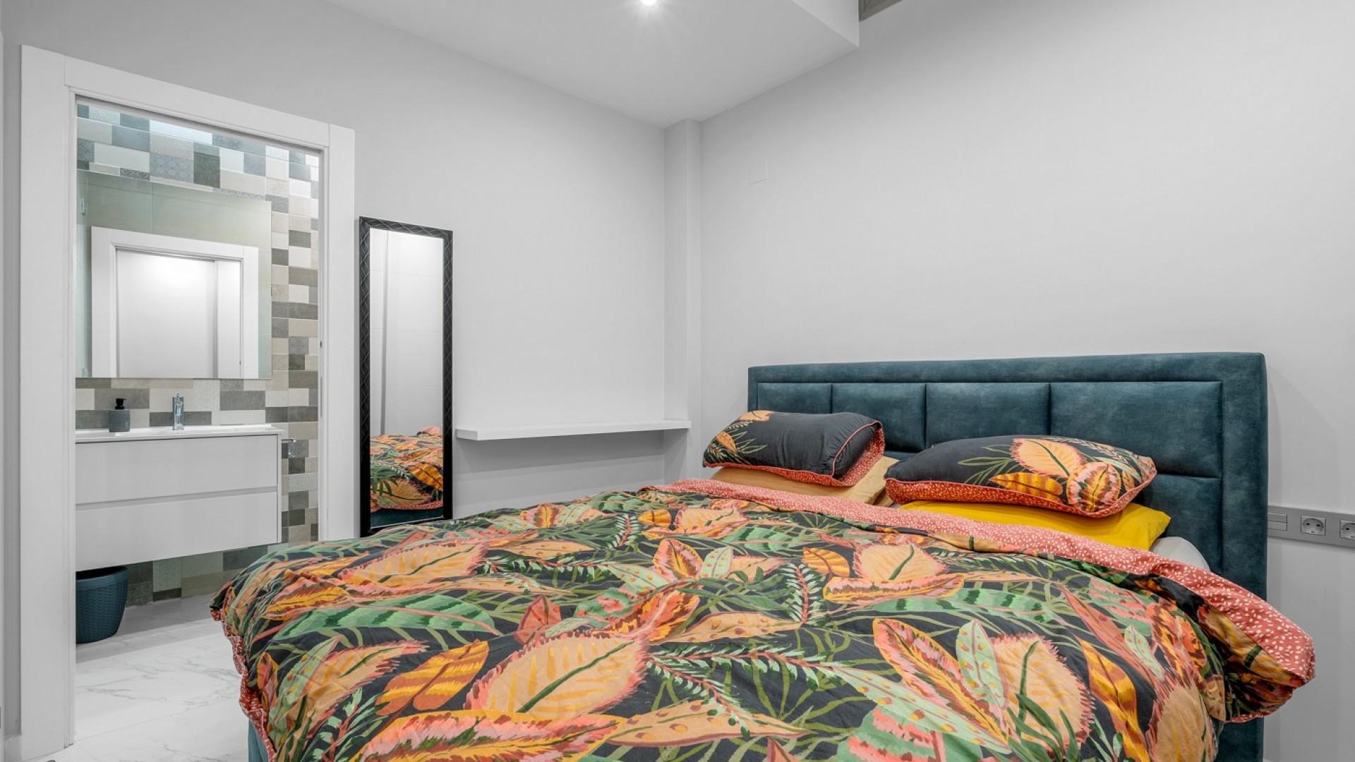 Sale - Detached Villa -
Orihuela Costa - Villamartin*