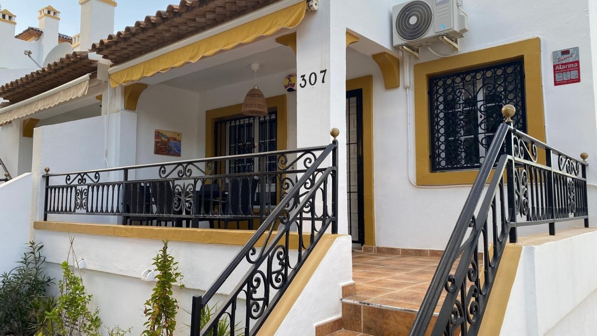 Sale - Detached Villa -
Orihuela Costa