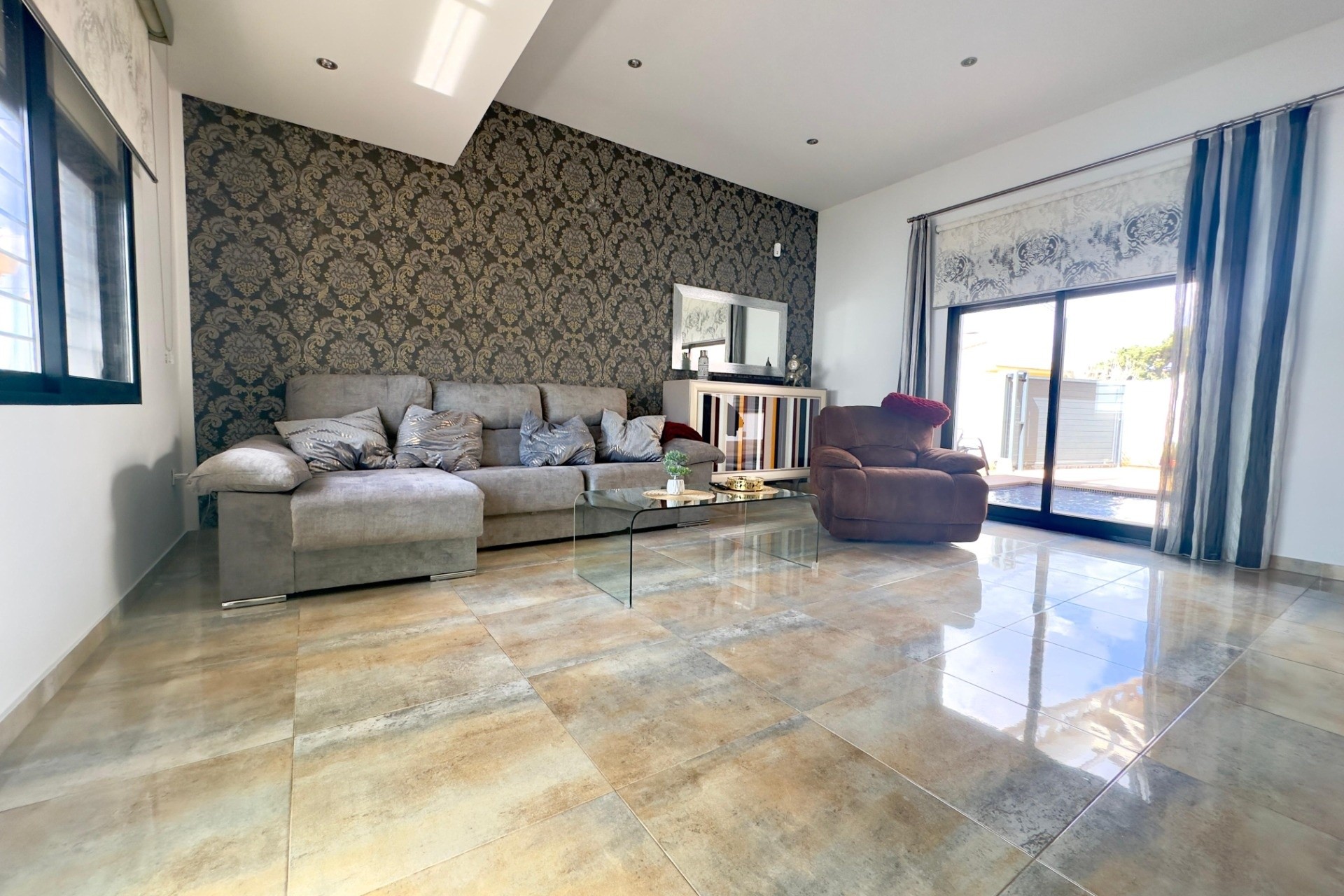 Sale - Detached Villa -
Pilar de la Horadada - Torre de la Horadada