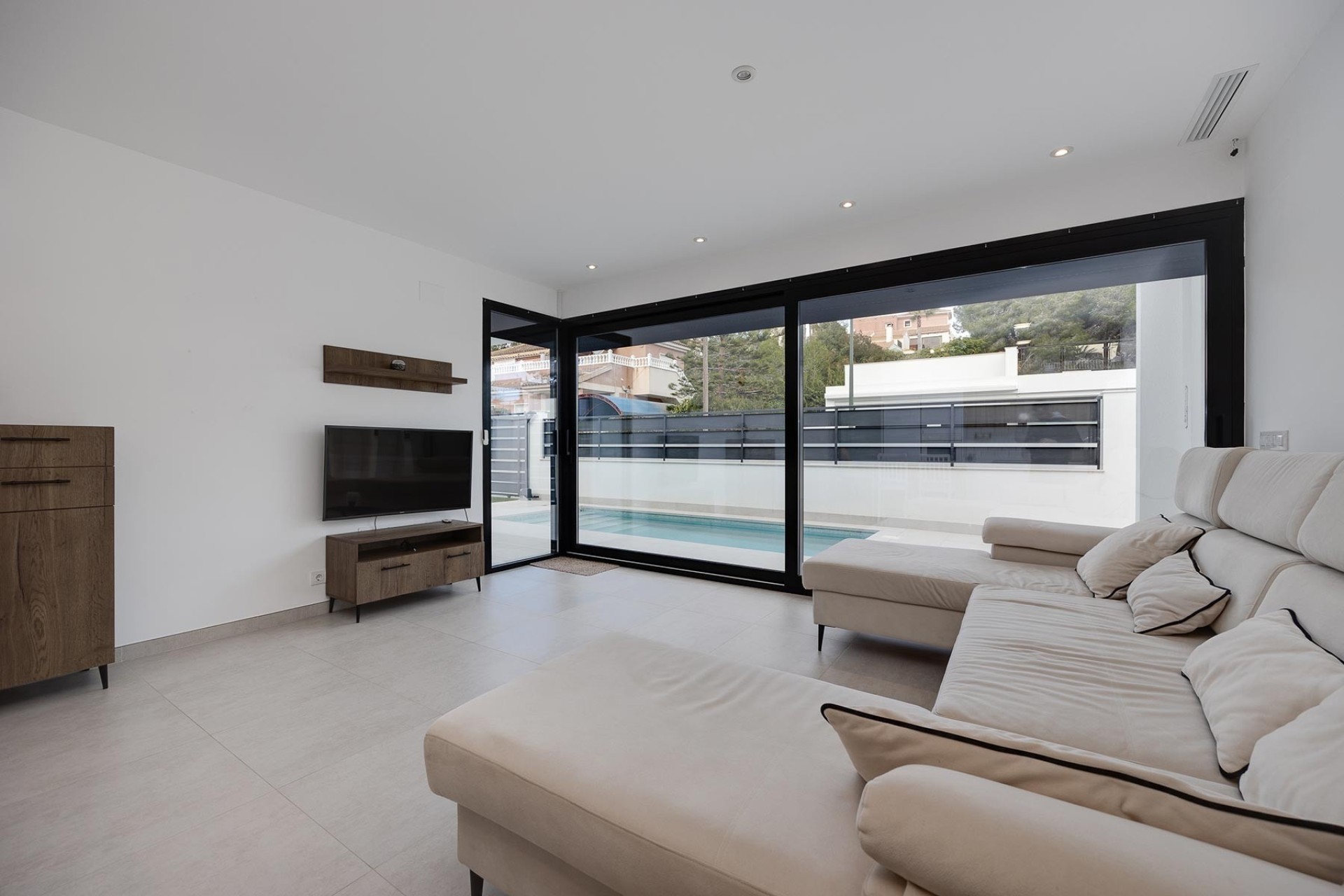 Sale - Detached Villa -
Pinar de Campoverde - Inland