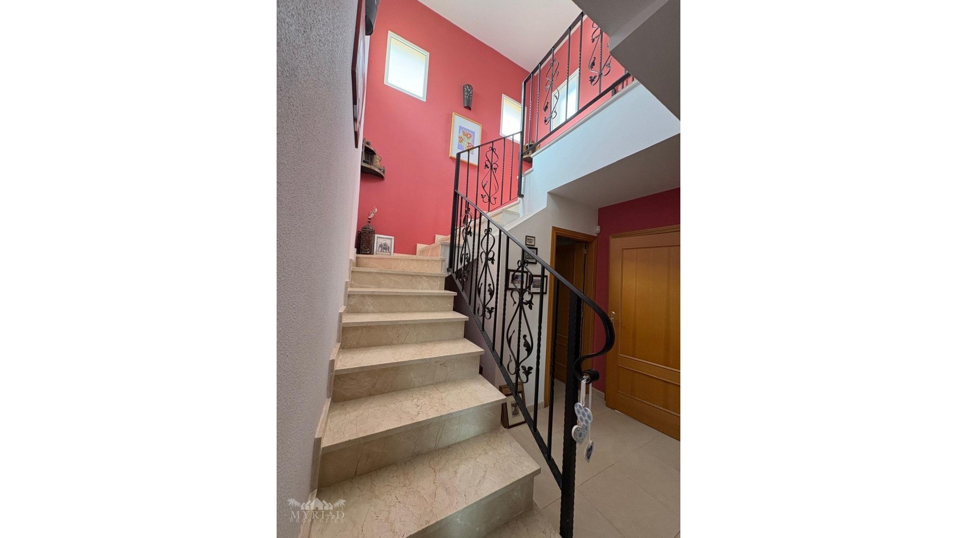 Sale - Detached Villa -
Pinoso - Pinoso Alicante