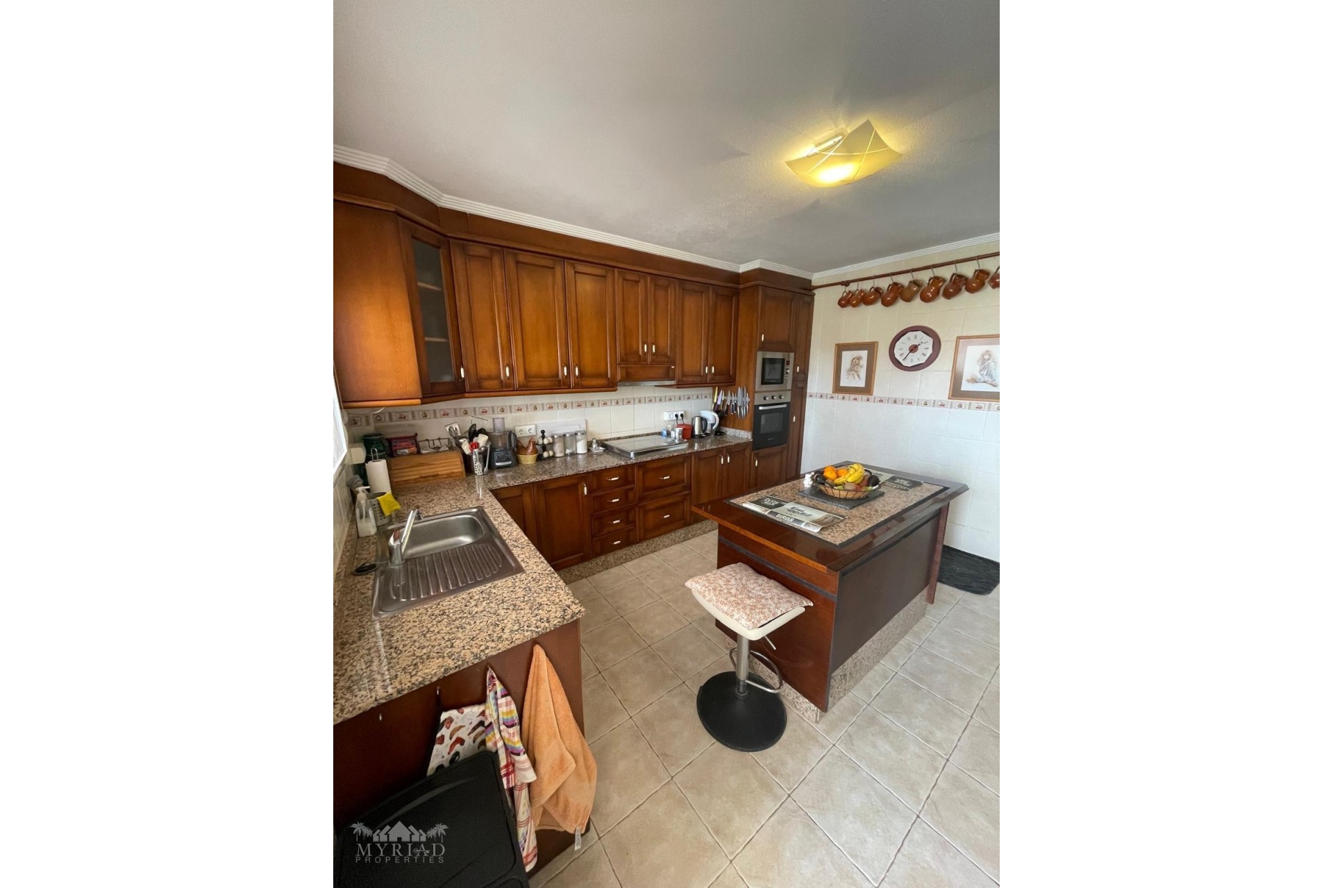 Sale - Detached Villa -
Pinoso - Pinoso Alicante
