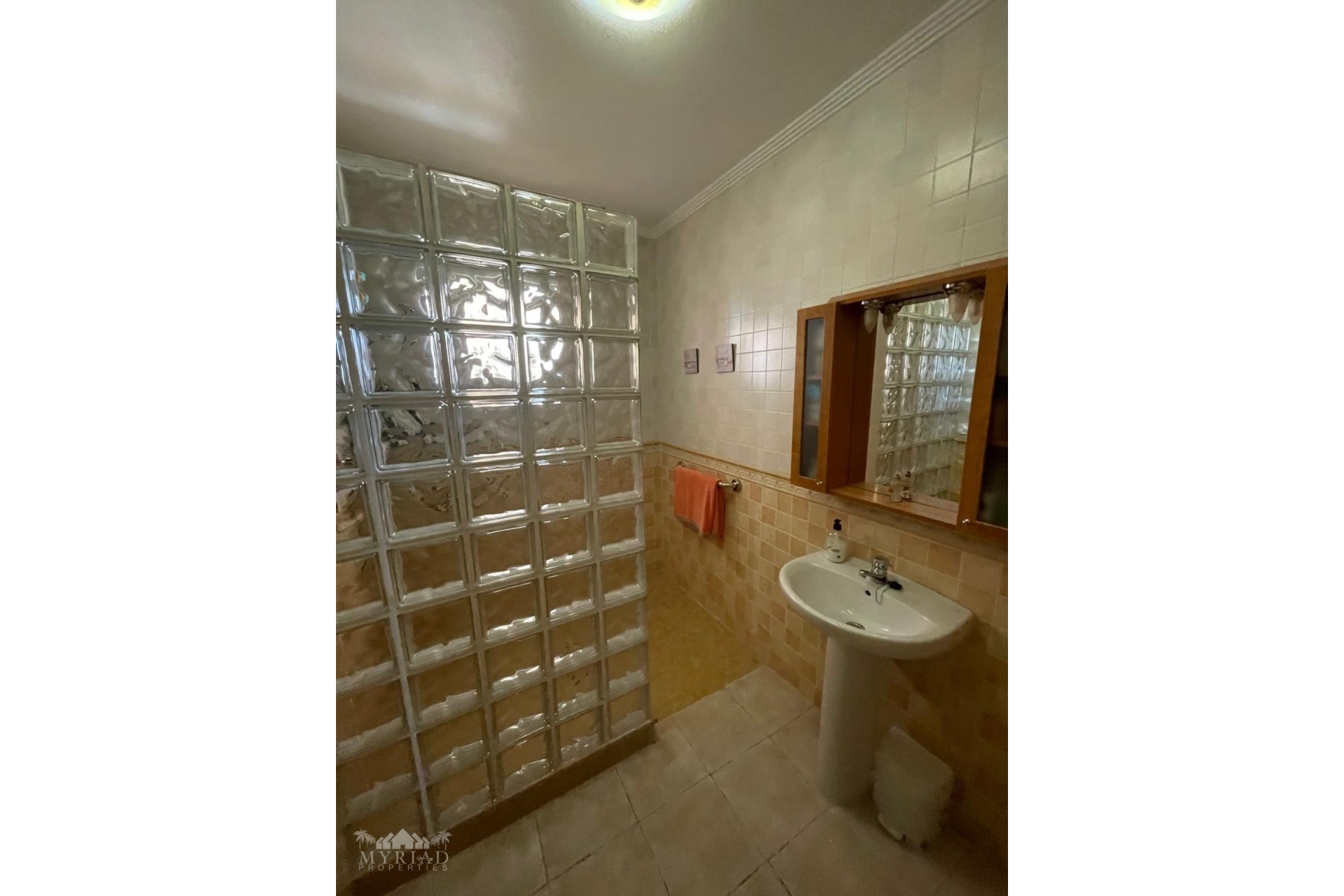 Sale - Detached Villa -
Pinoso - Pinoso Alicante