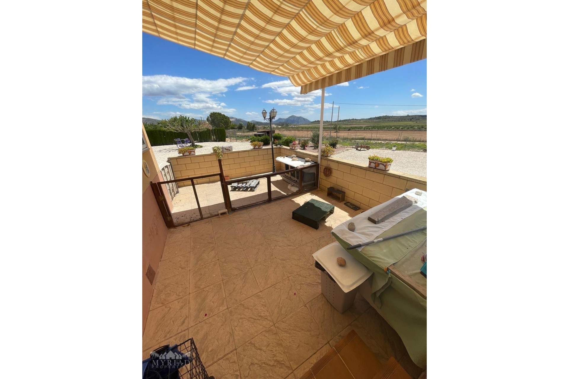 Sale - Detached Villa -
Pinoso - Pinoso Alicante