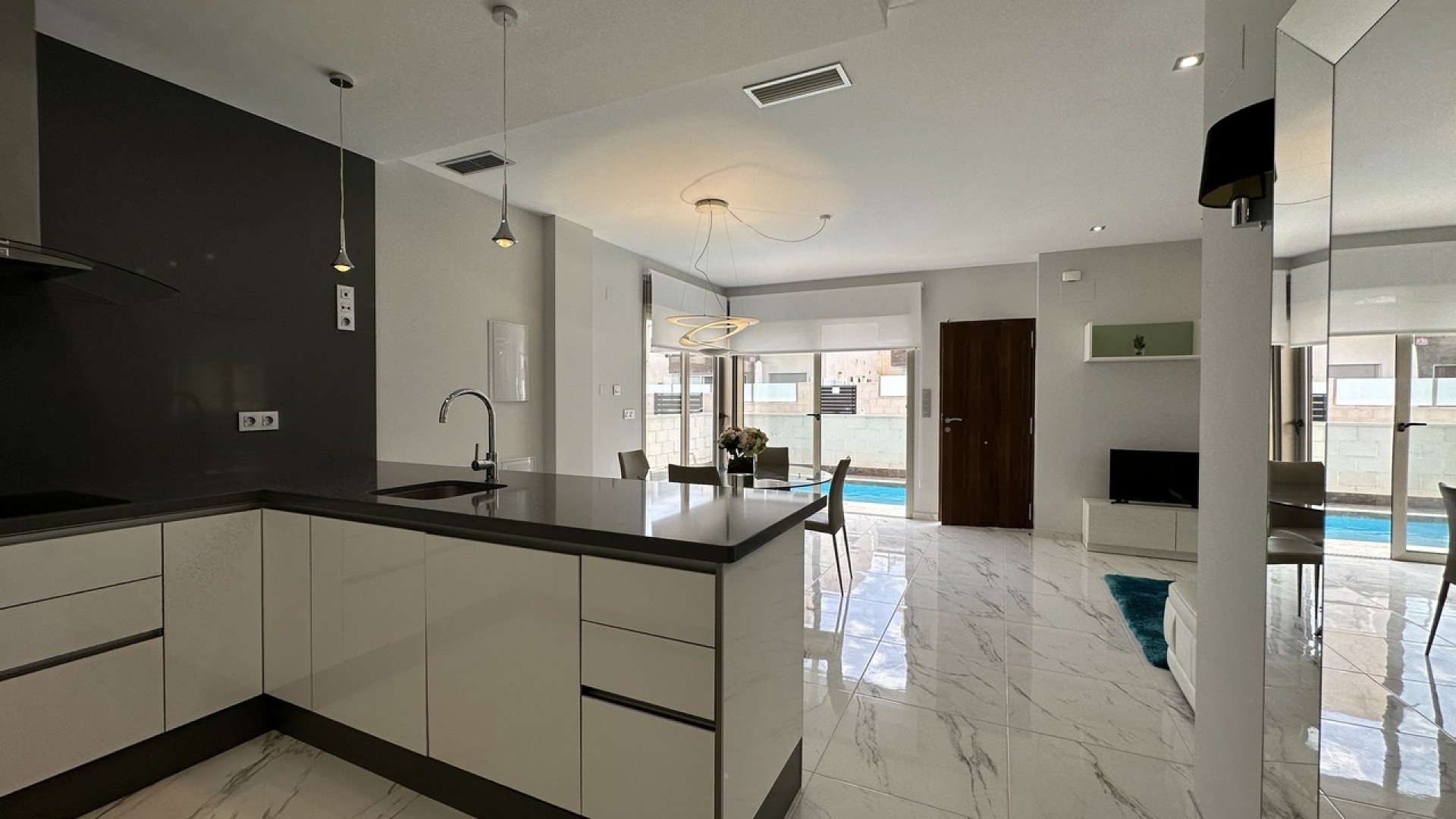 Sale - Detached Villa -
Playa Flamenca