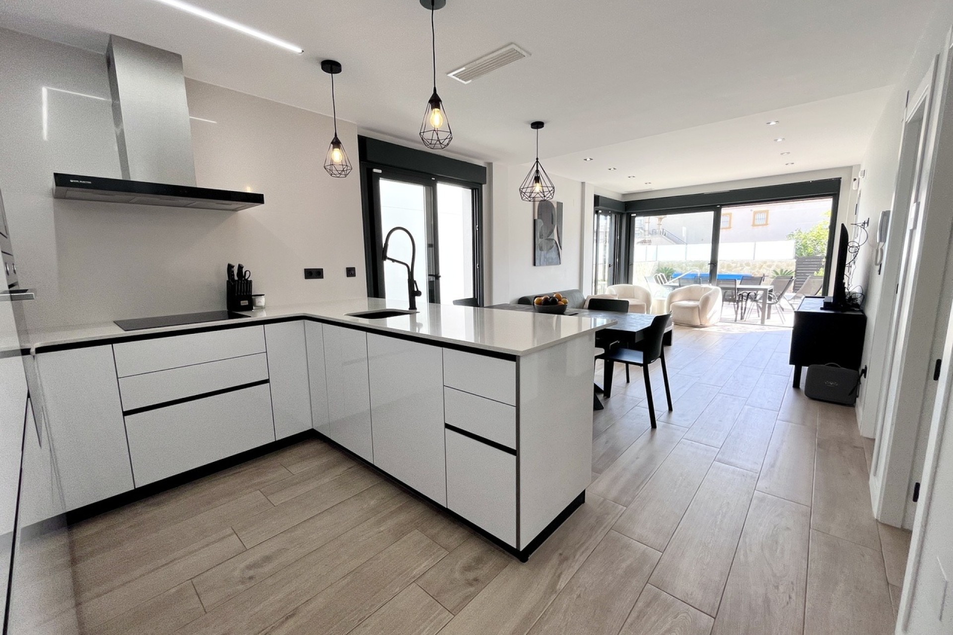 Sale - Detached Villa -
Punta Prima - Costa Blanca