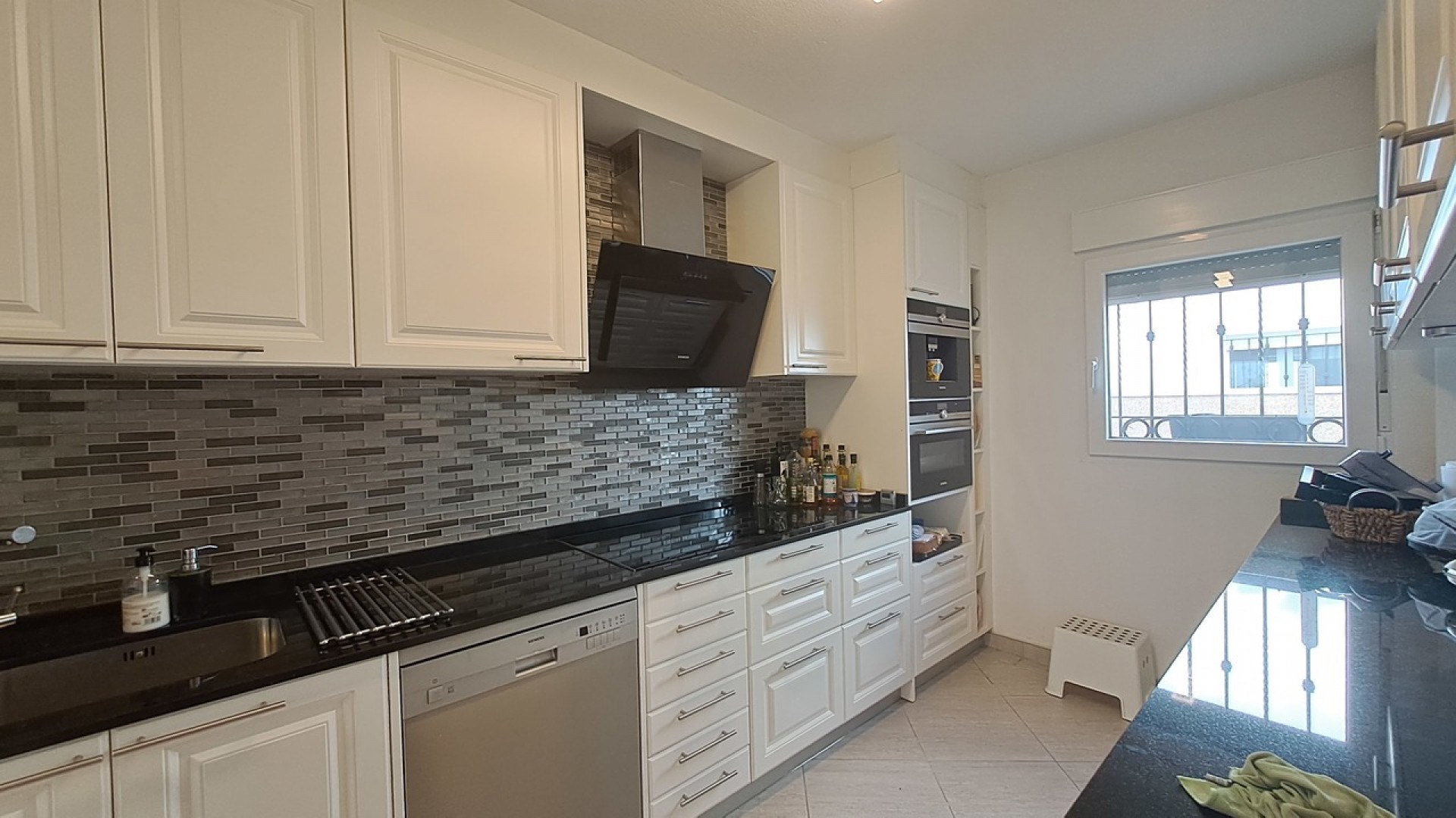 Sale - Detached Villa -
Punta Prima