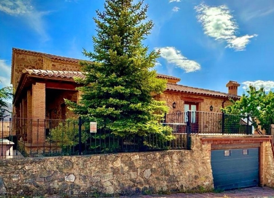 Sale - Detached Villa -
Riopar