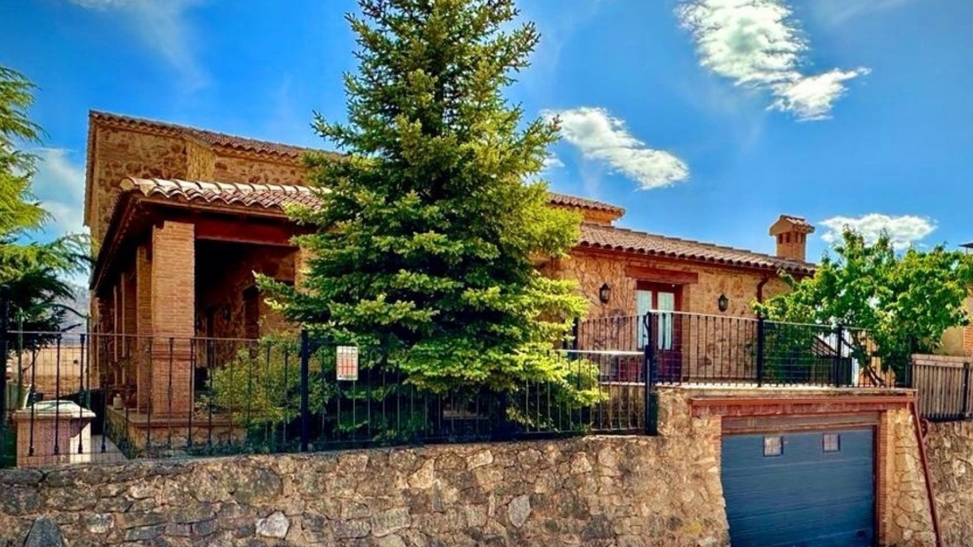 Sale - Detached Villa -
Riopar