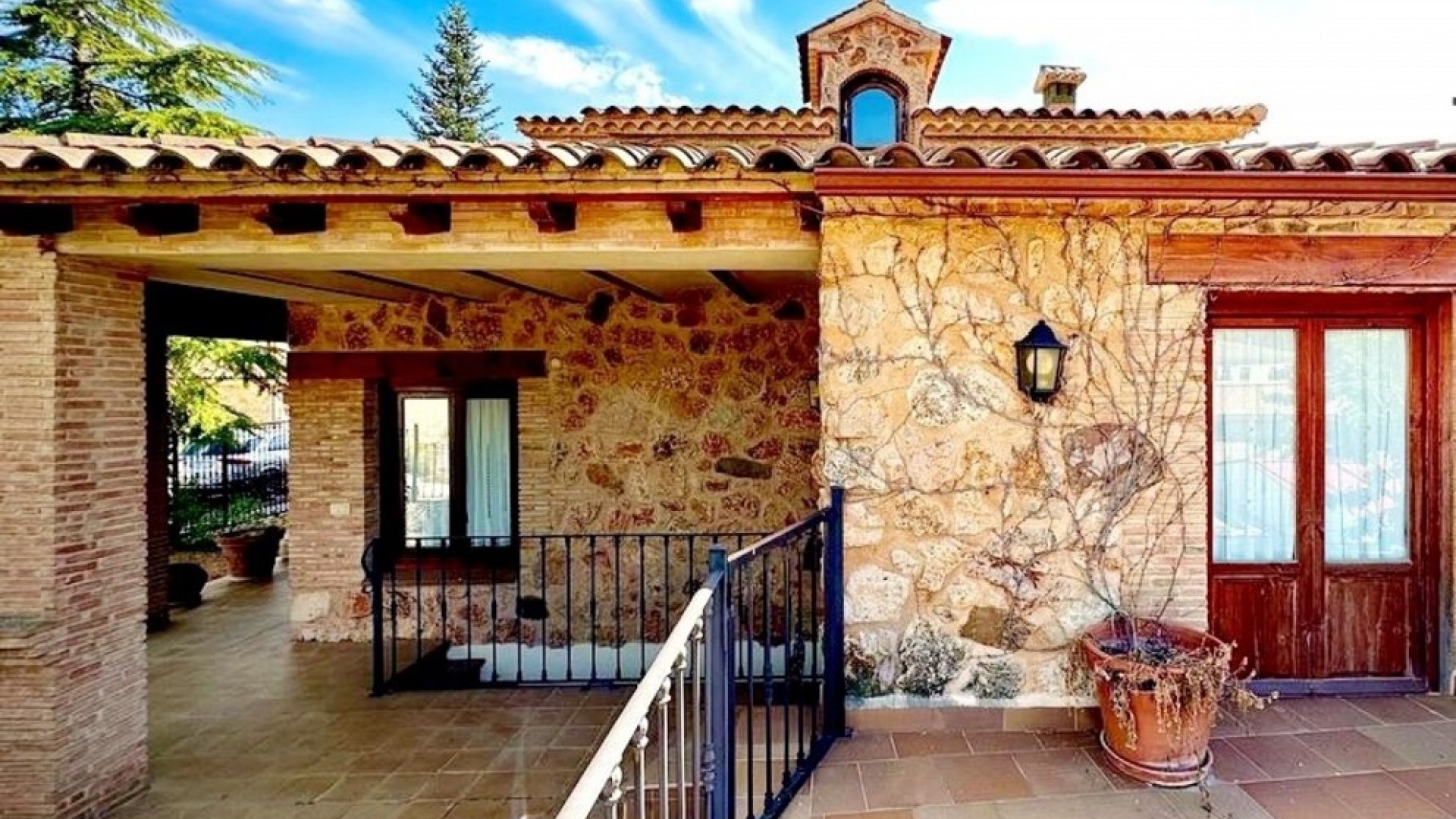 Sale - Detached Villa -
Riopar