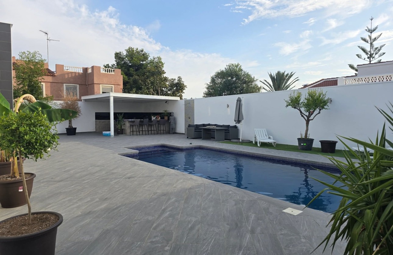 Sale - Detached Villa -
Rojales - Inland