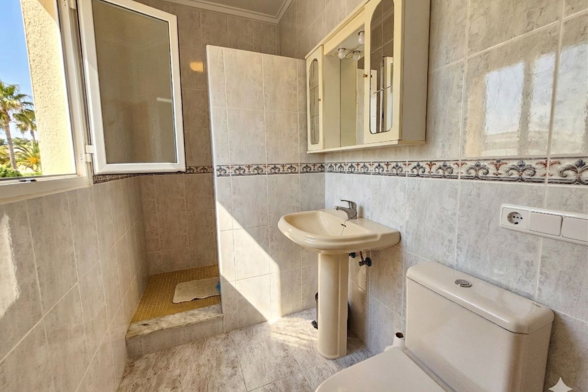 Sale - Detached Villa -
Rojales - La Marquesa