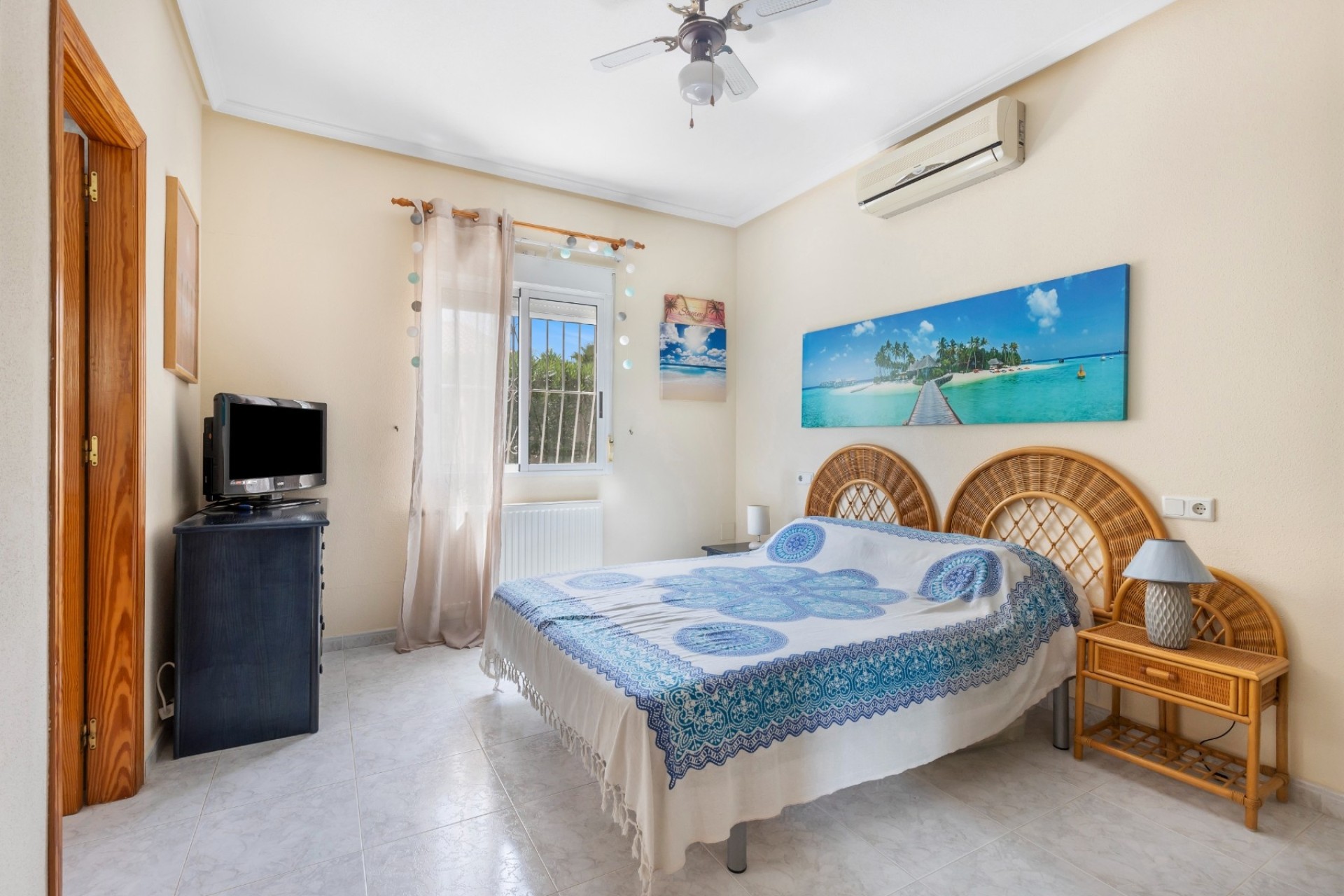 Sale - Detached Villa -
San Fulgencio - La Marina