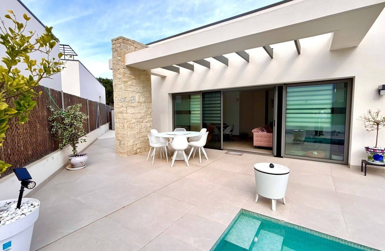 Sale - Detached Villa -
San Miguel de Salinas - Urbanizacion Blue Lagoon