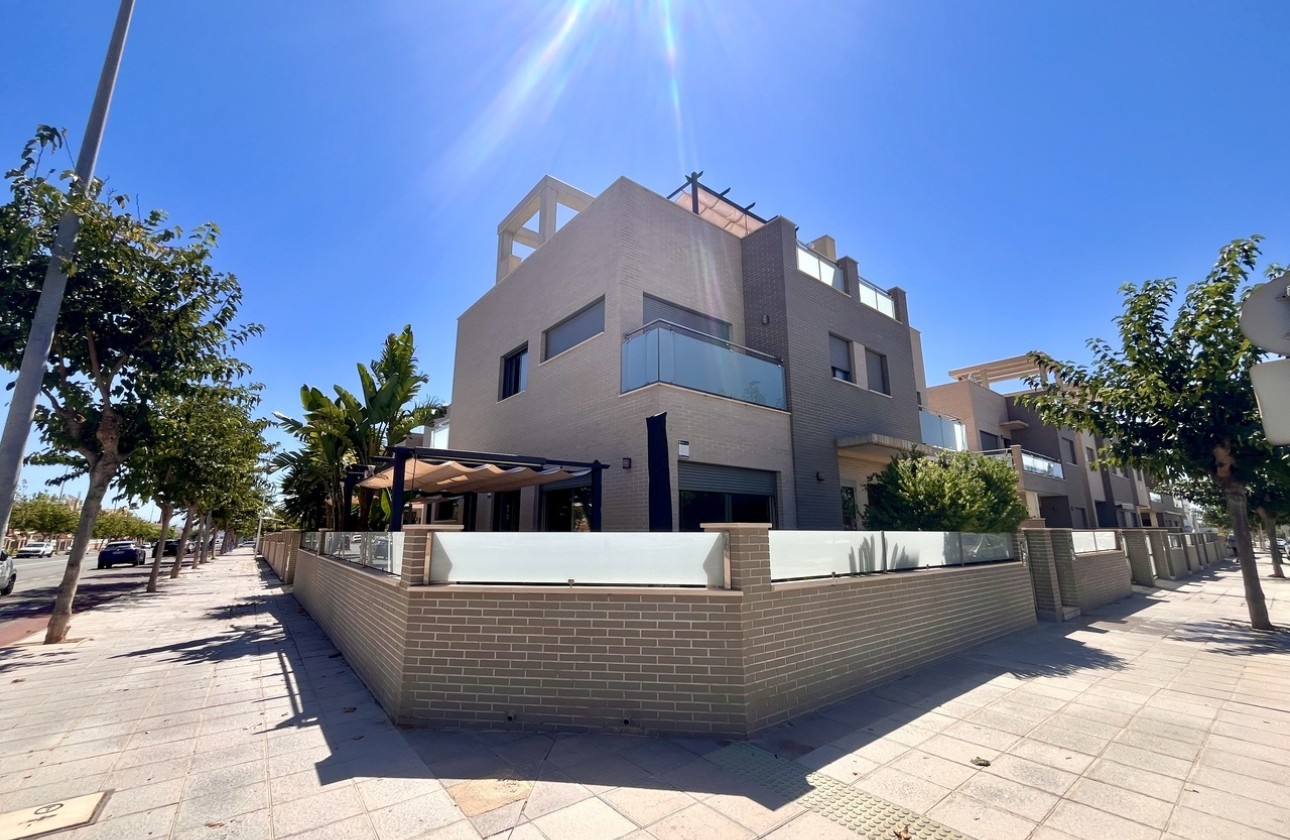 Sale - Detached Villa -
Torre de la Horadada - Costa Blanca