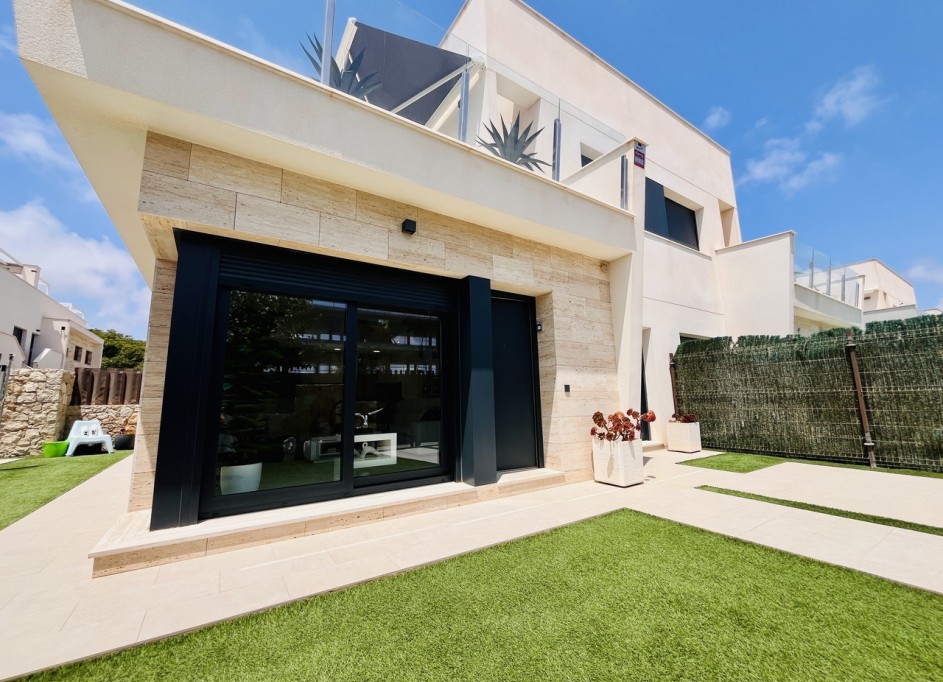 Sale - Detached Villa -
Torre de la Horadada