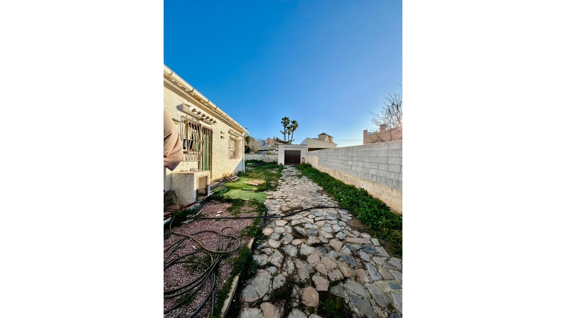 Sale - Detached Villa -
Torrevieja - Aguas Nuevas