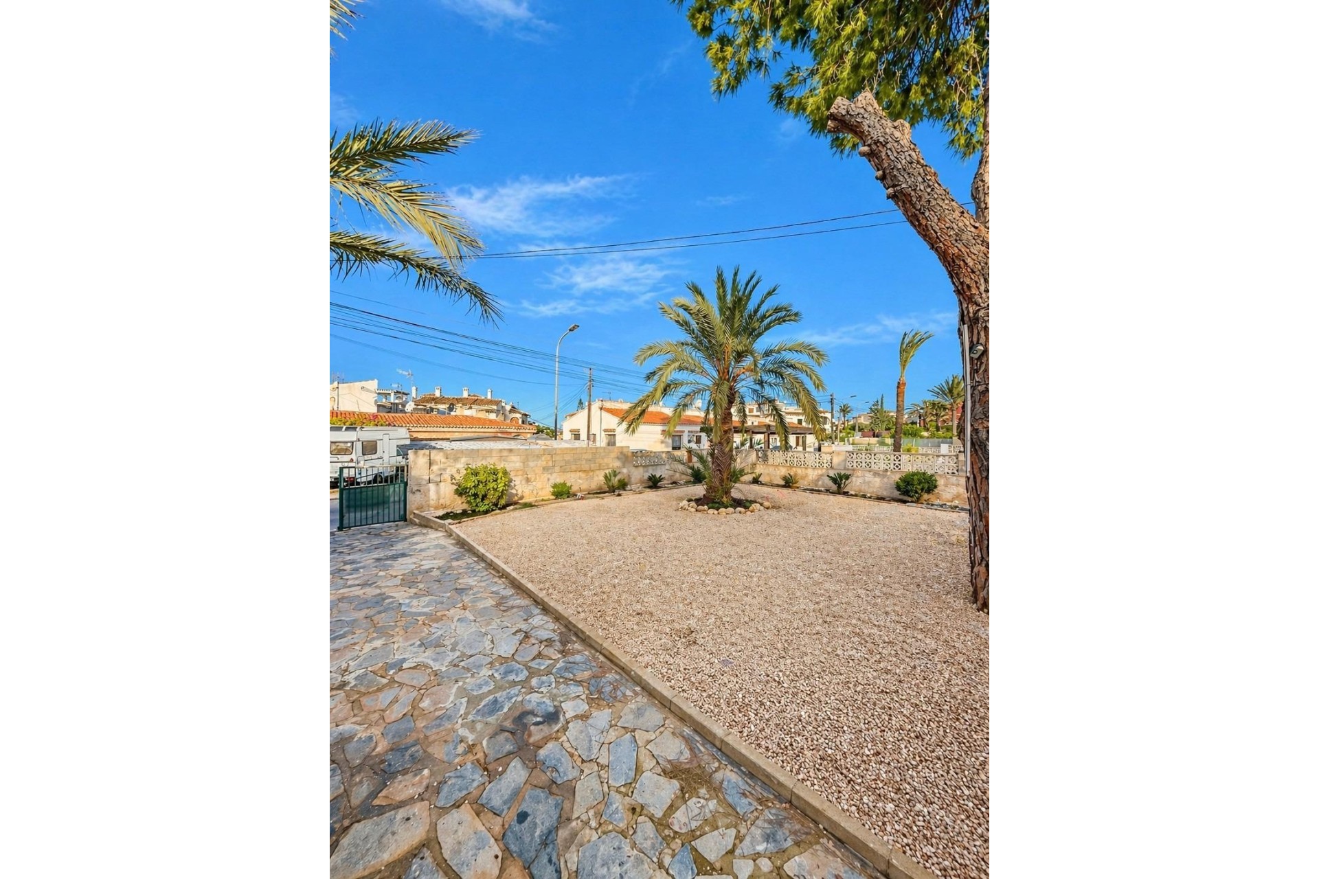 Sale - Detached Villa -
Torrevieja - Aguas Nuevas