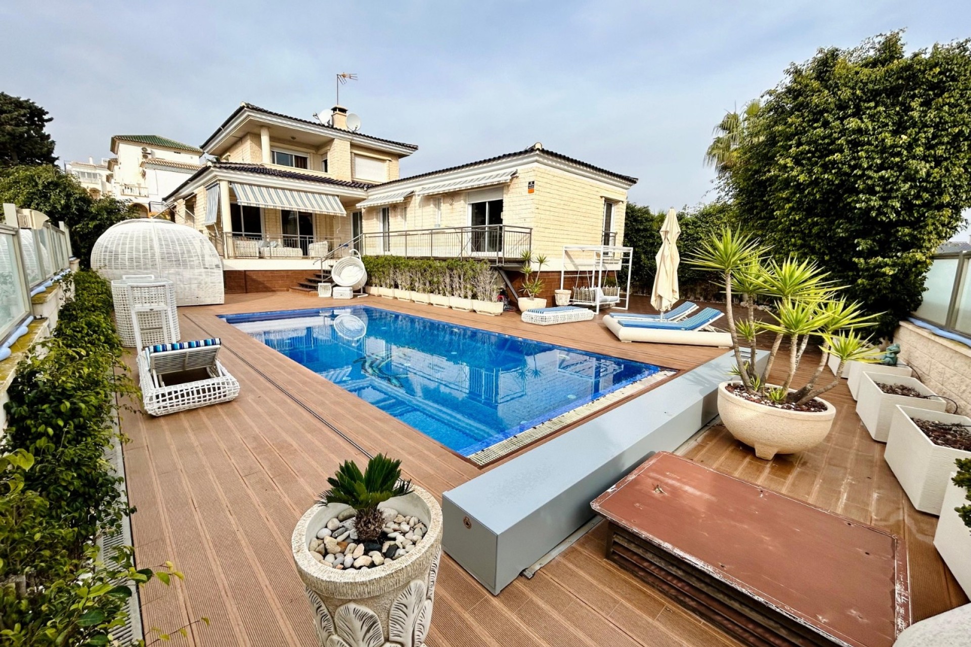 Sale - Detached Villa -
Torrevieja - Costa Blanca